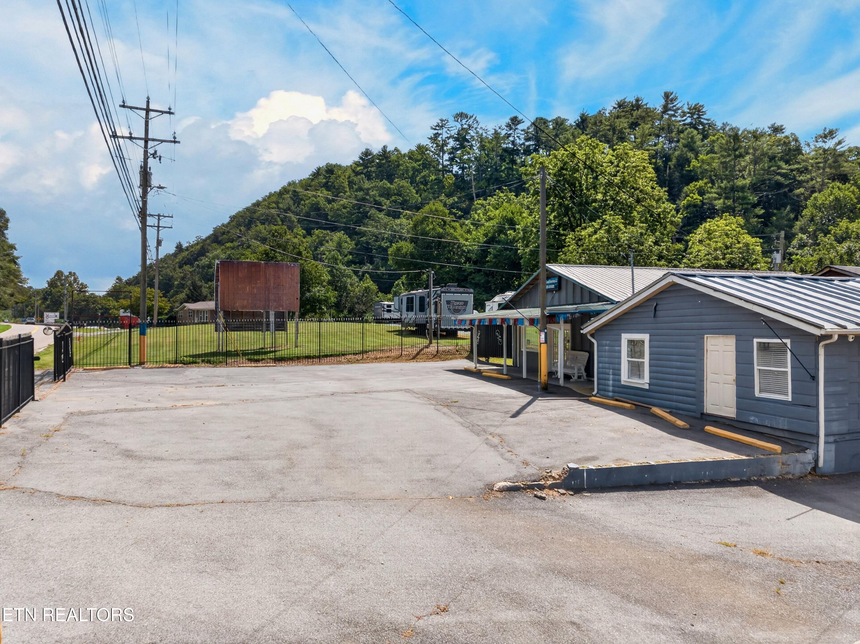 1514 Upper Middle Creek Road Sevierville TN 37876