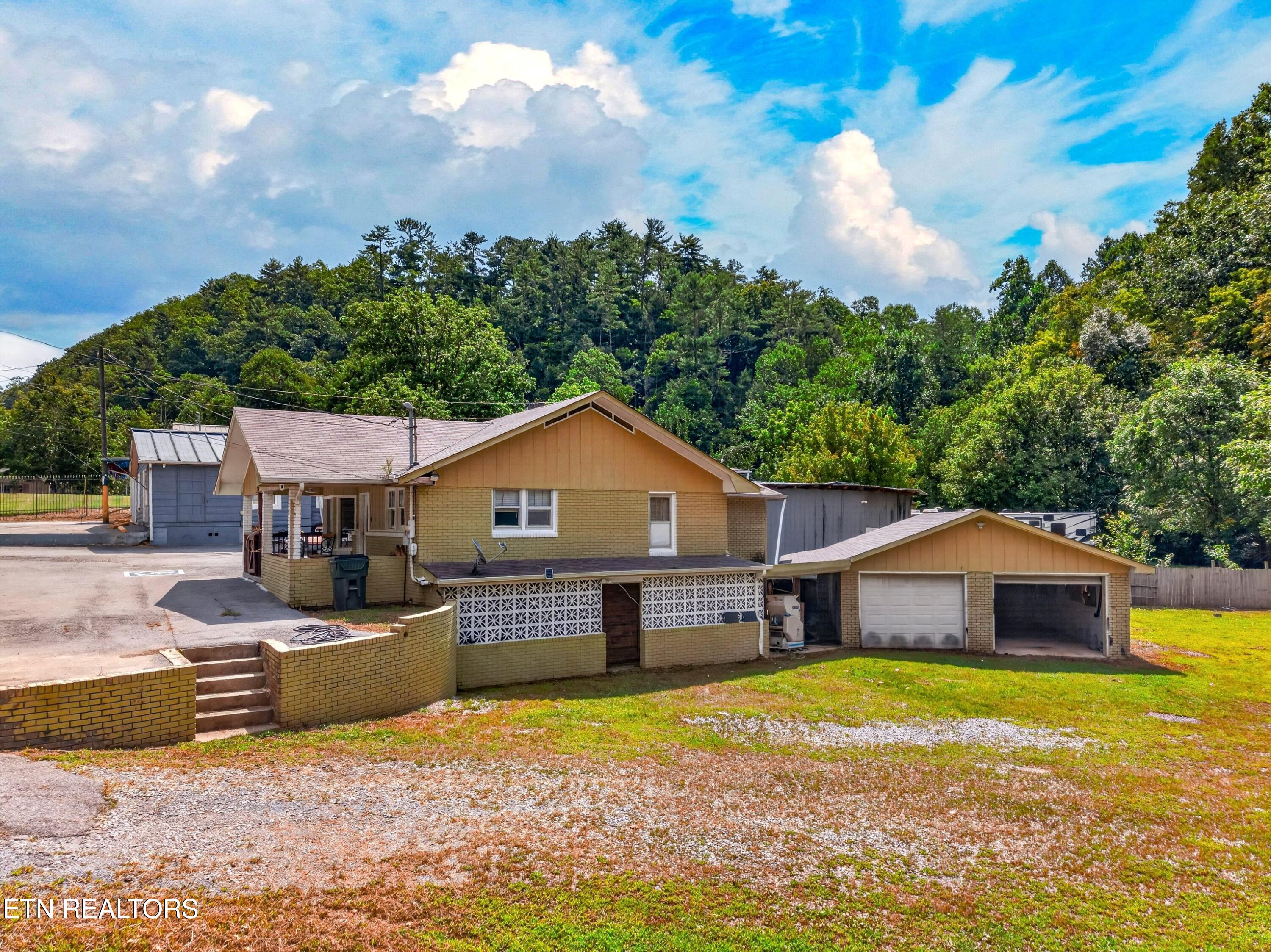 1514 Upper Middle Creek Road Sevierville TN 37876