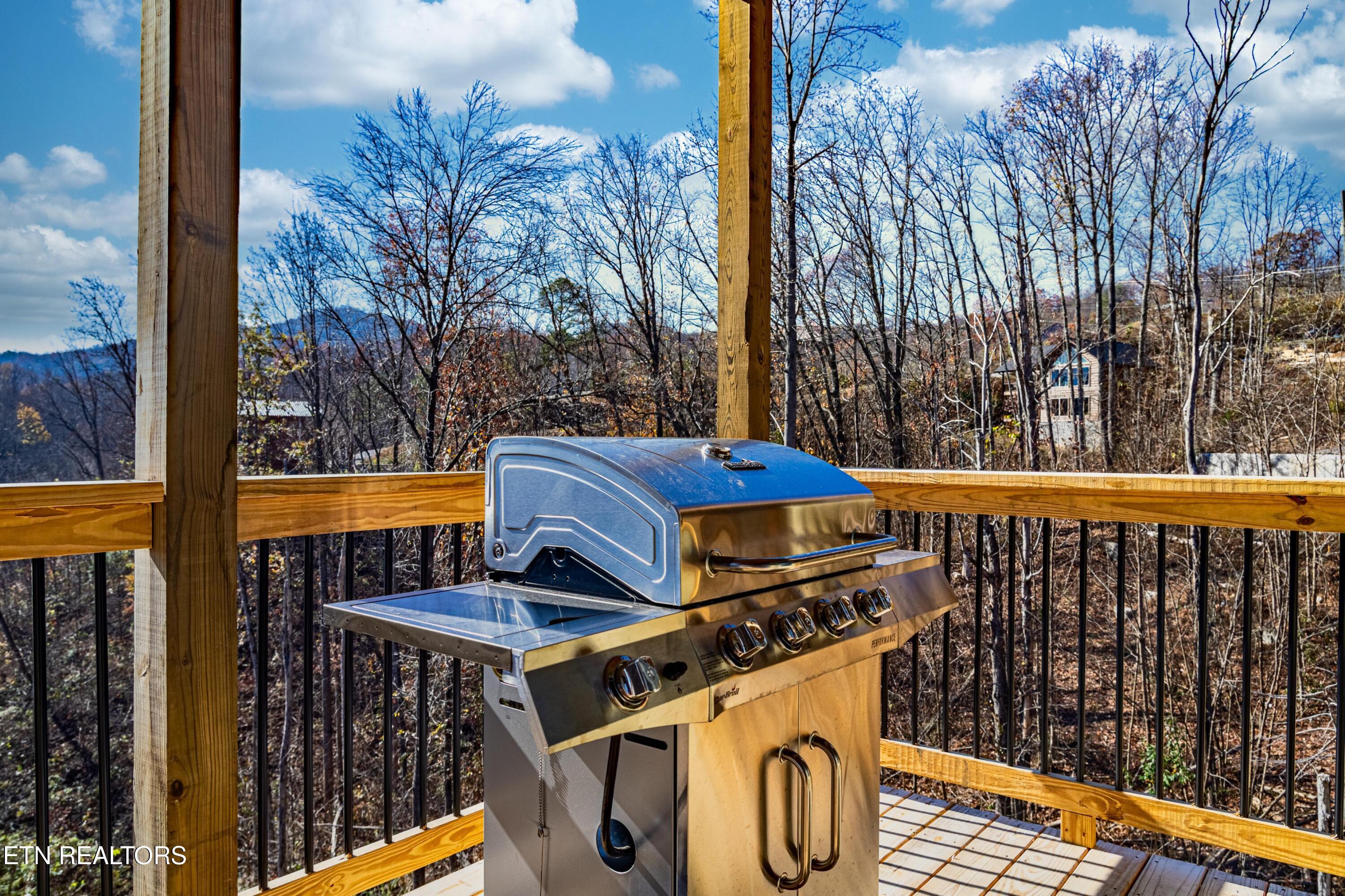 918 Elm Road Gatlinburg TN 37738