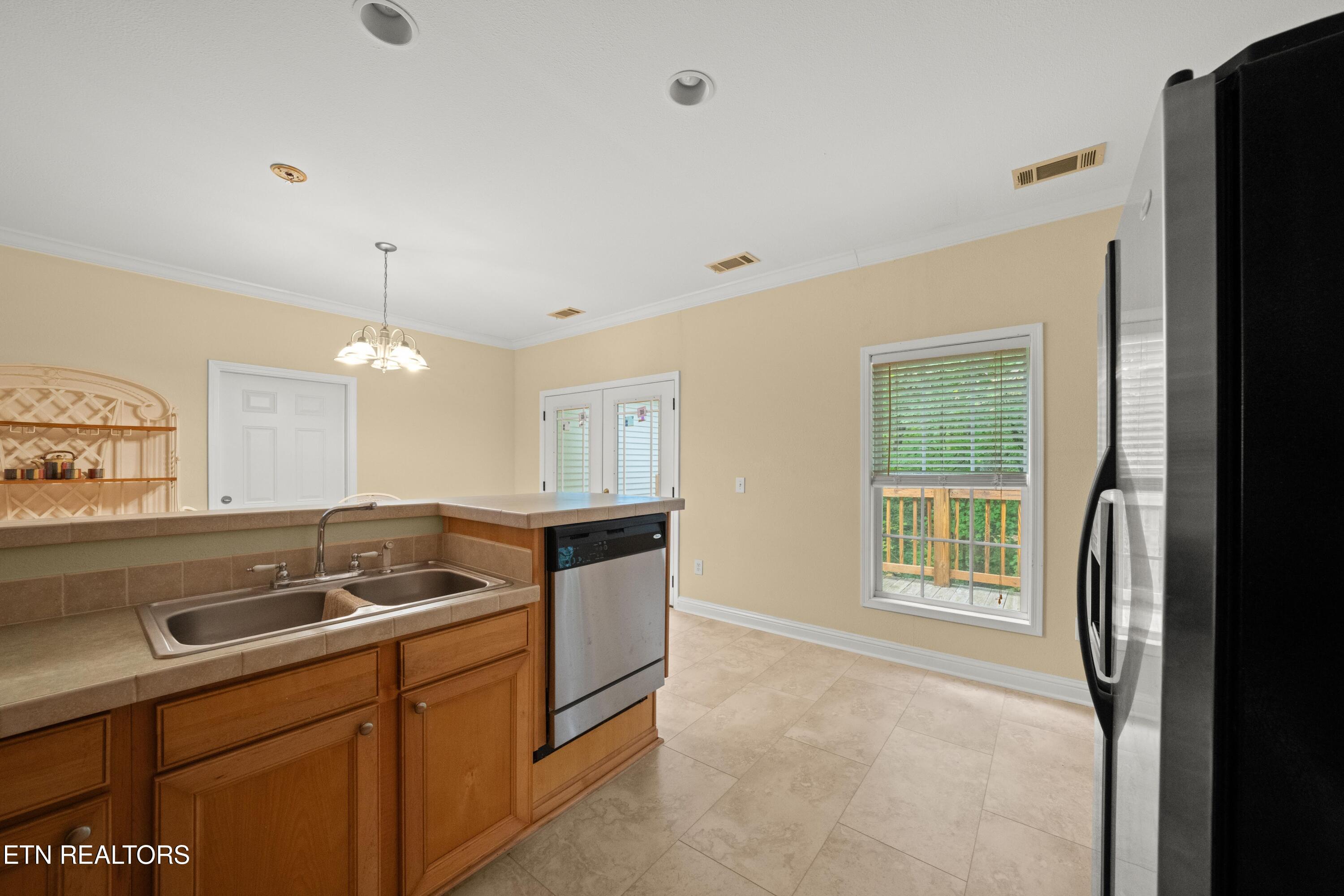 359 E Cove Road Monterey TN 38574