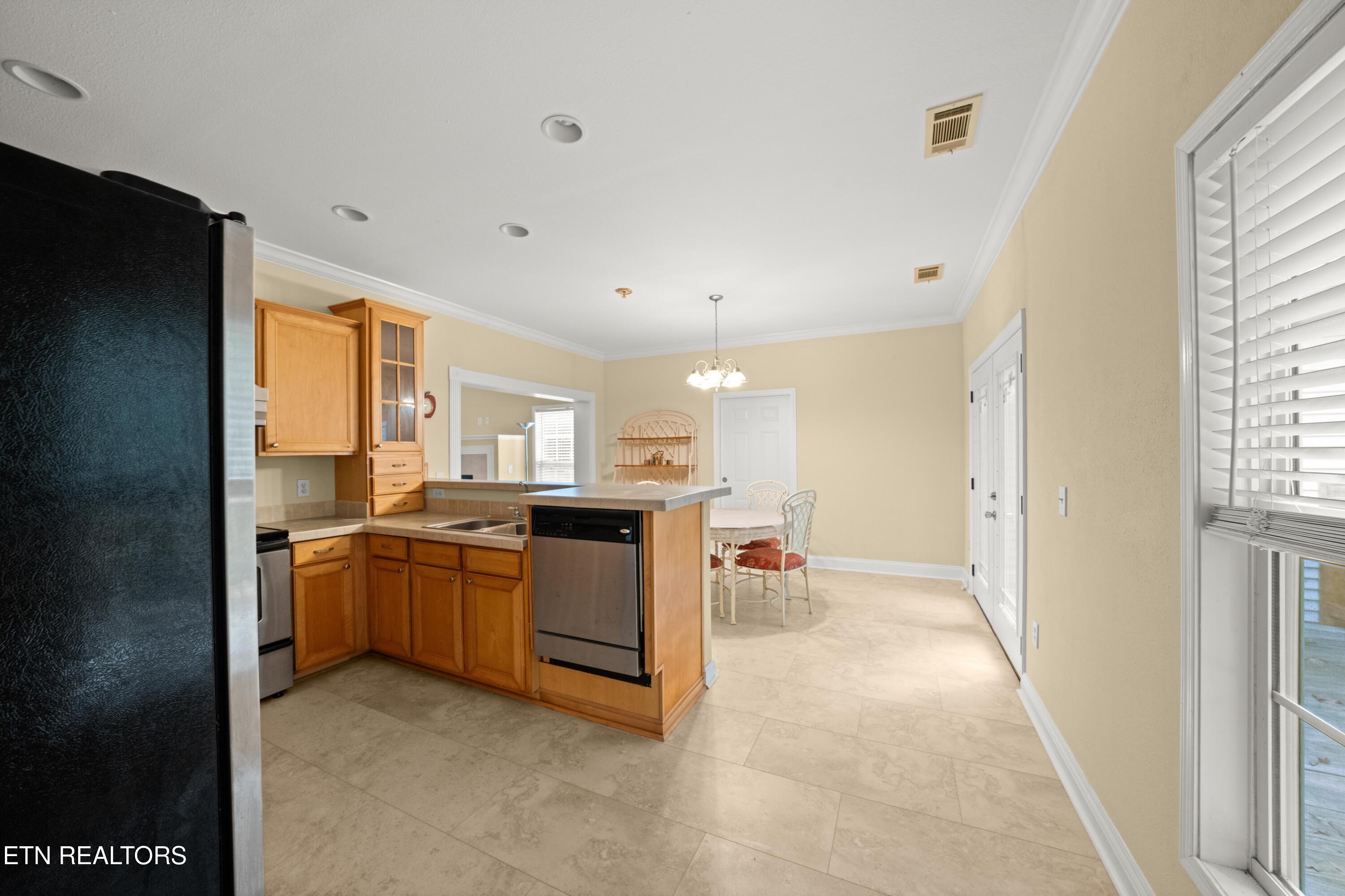 359 E Cove Road Monterey TN 38574
