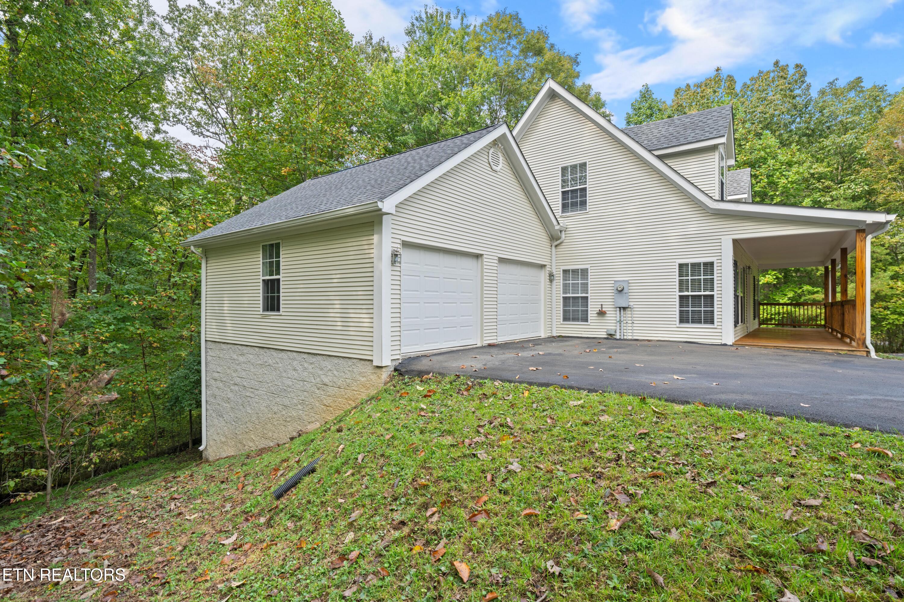 359 E Cove Road Monterey TN 38574