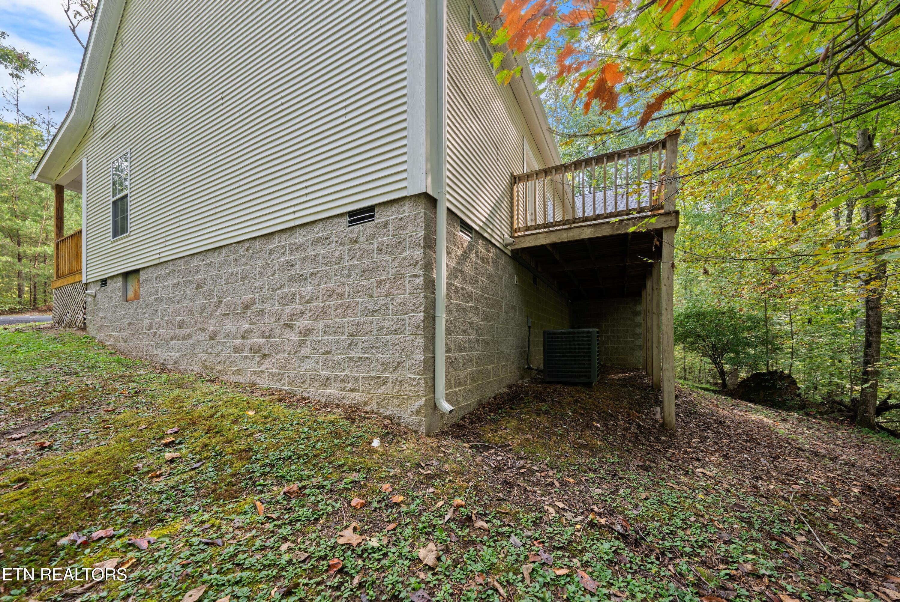 359 E Cove Road Monterey TN 38574