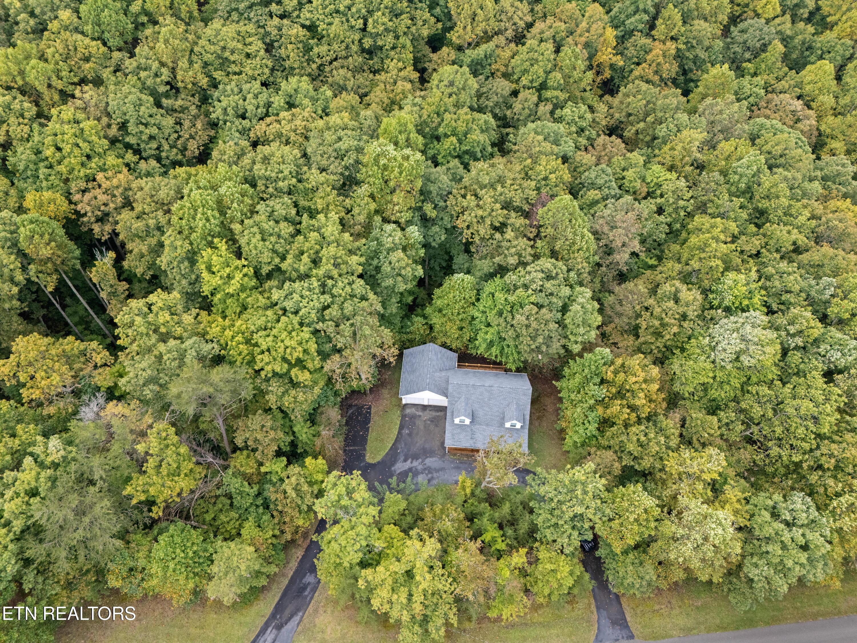 359 E Cove Road Monterey TN 38574