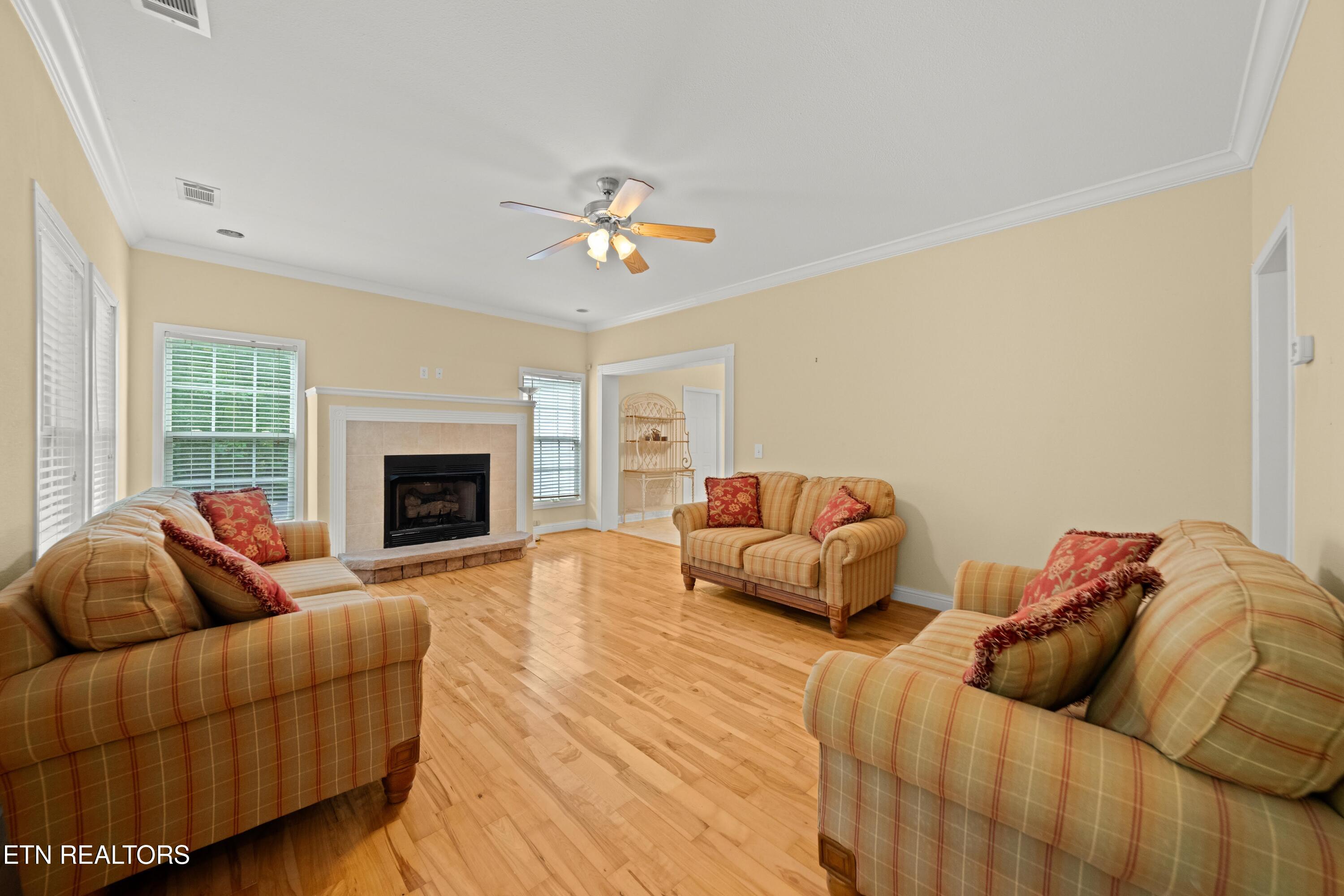 359 E Cove Road Monterey TN 38574