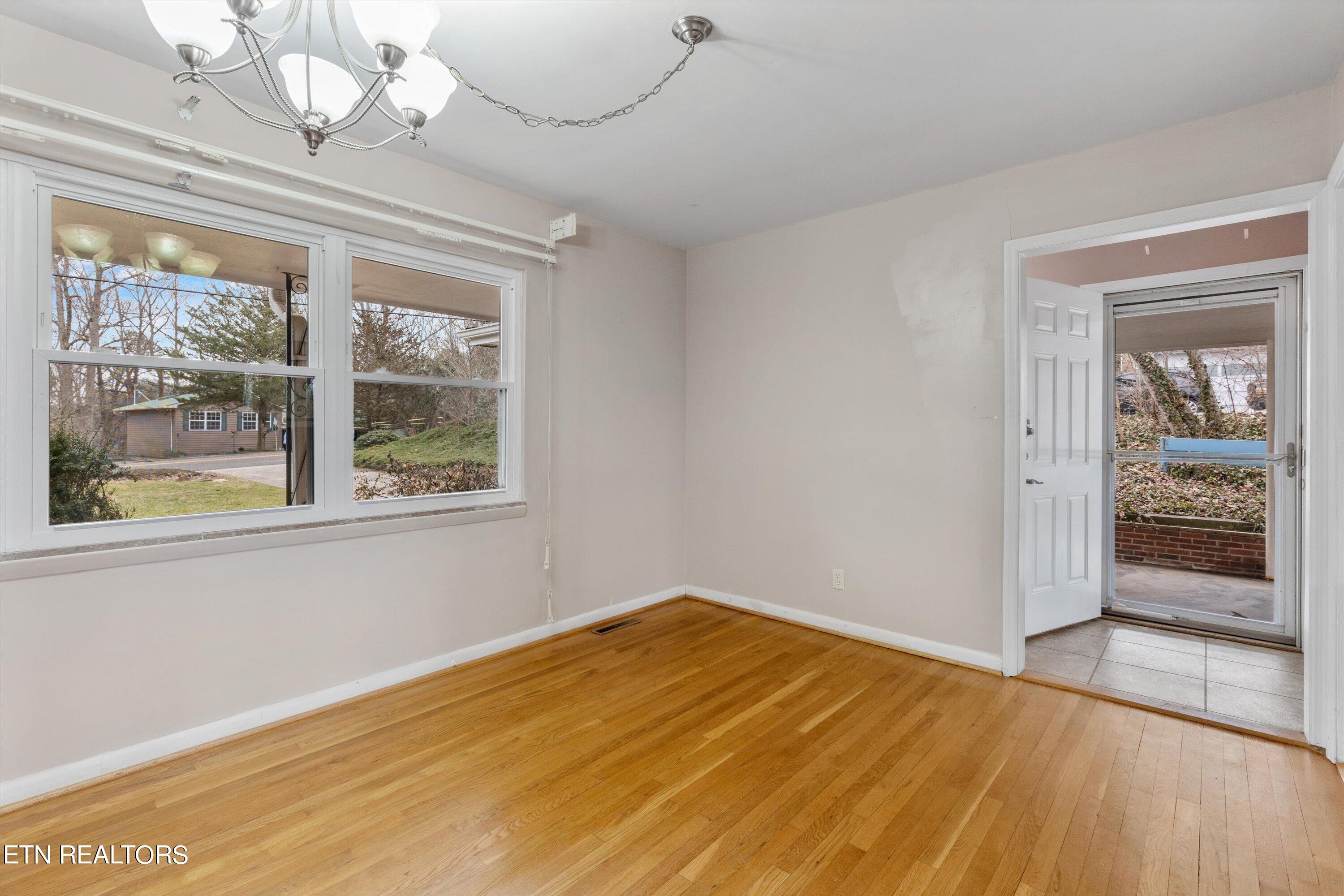 790 W Outer Drive Oak Ridge TN 37830