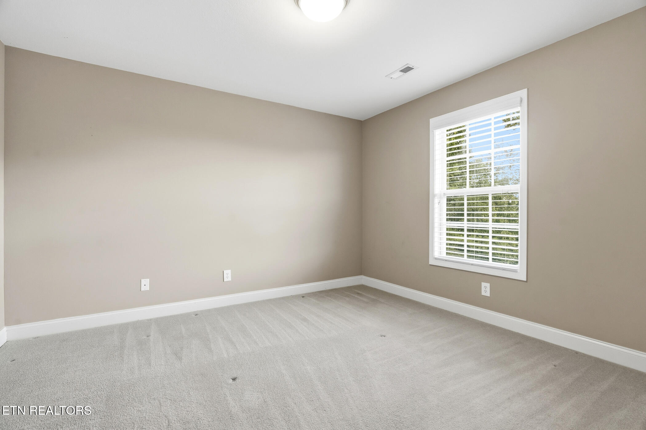 8342 Bay Garden Knoxville TN 37938