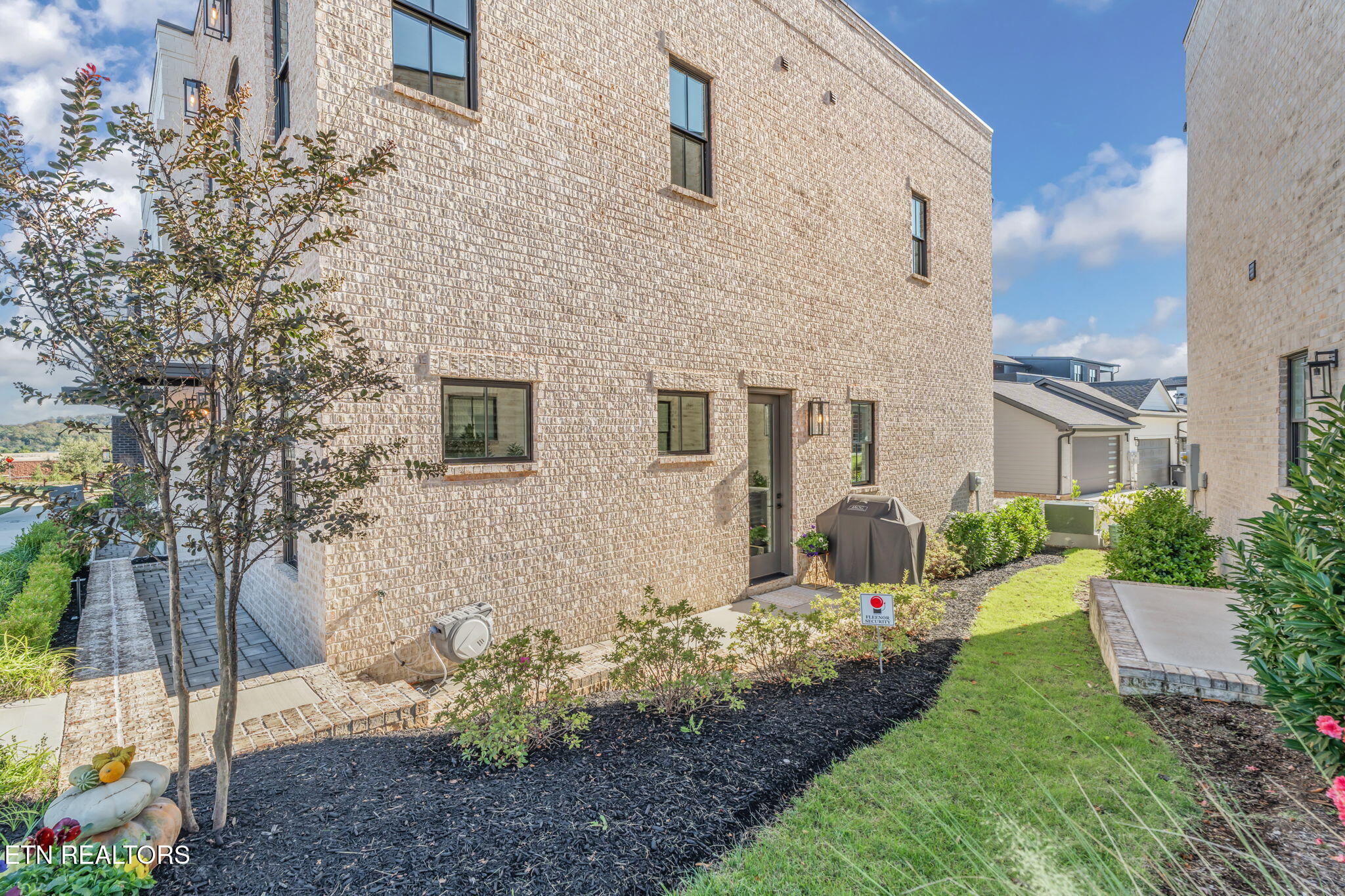9827 Clingmans Dome Drive Knoxville TN 37922