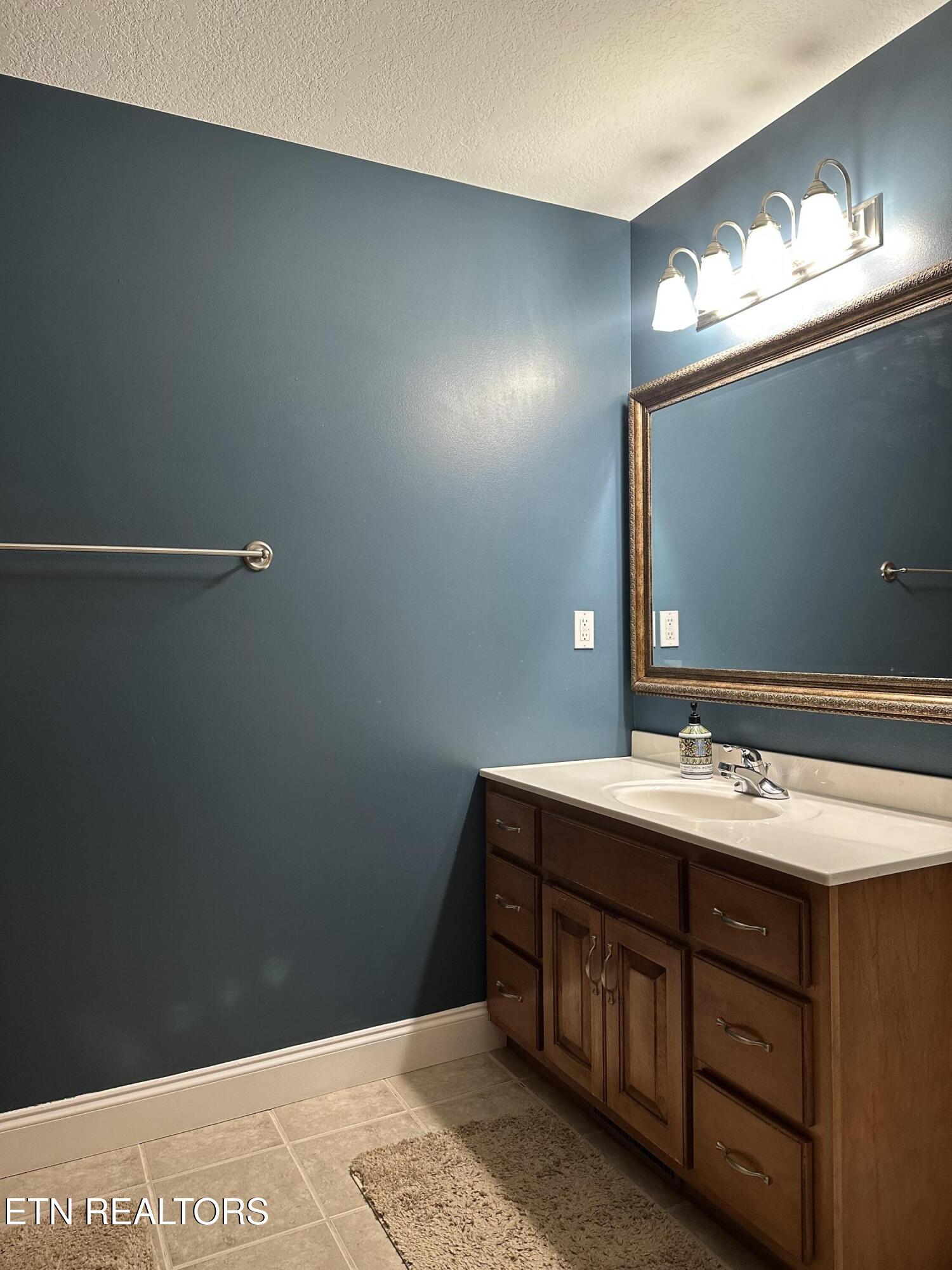 667 Pine Hollow Road Jacksboro TN 37757