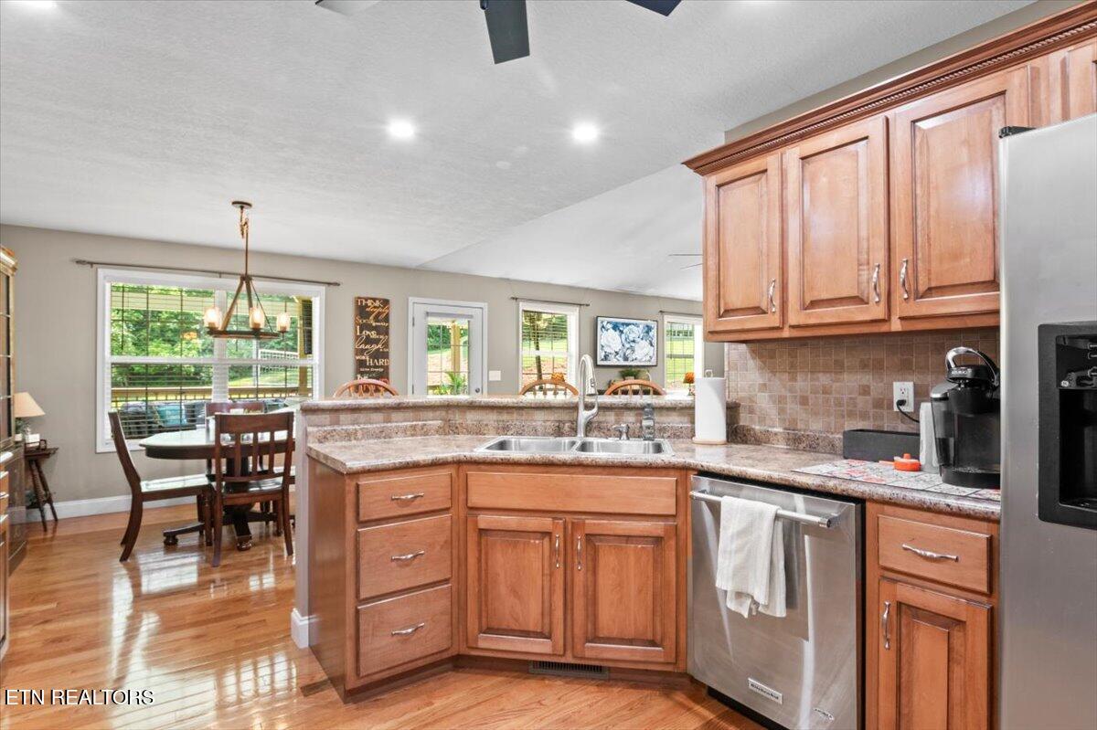 667 Pine Hollow Road Jacksboro TN 37757