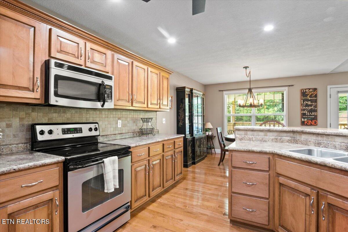 667 Pine Hollow Road Jacksboro TN 37757