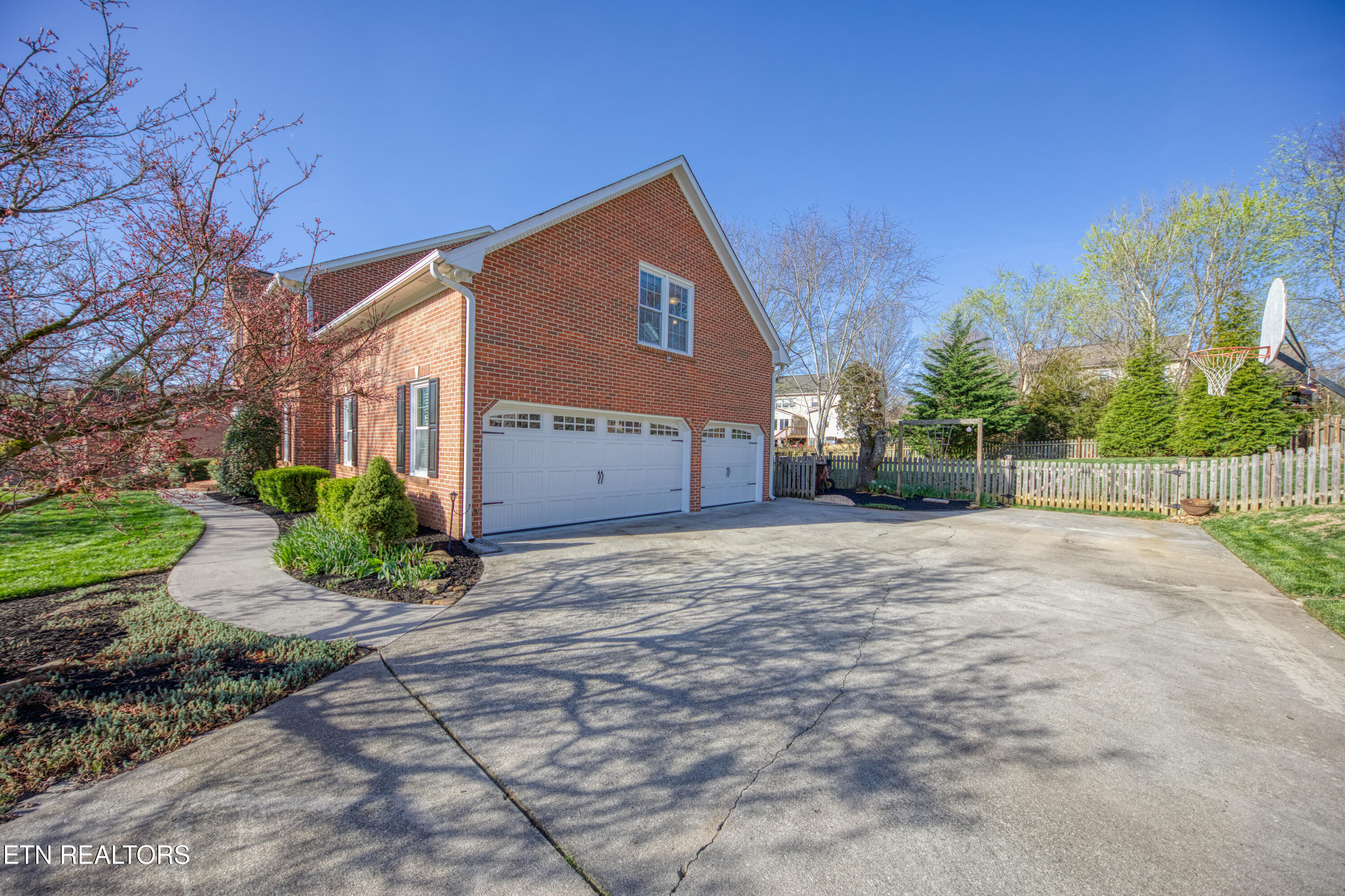 510 Maple Tree Drive Knoxville TN 37934