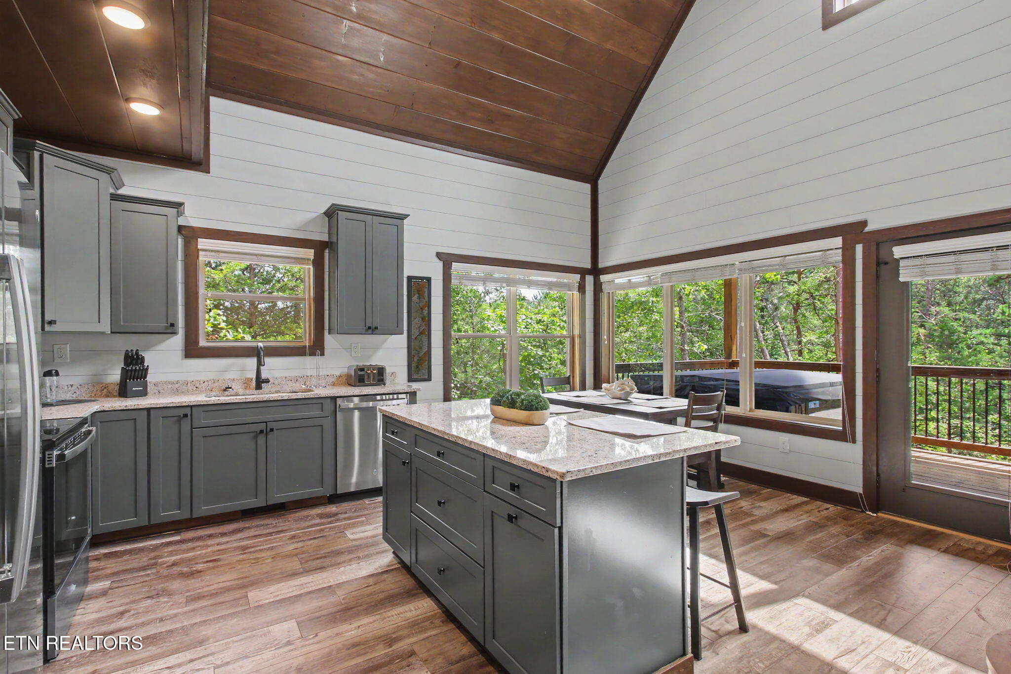 1756 Stinnett Road Sevierville TN 37876