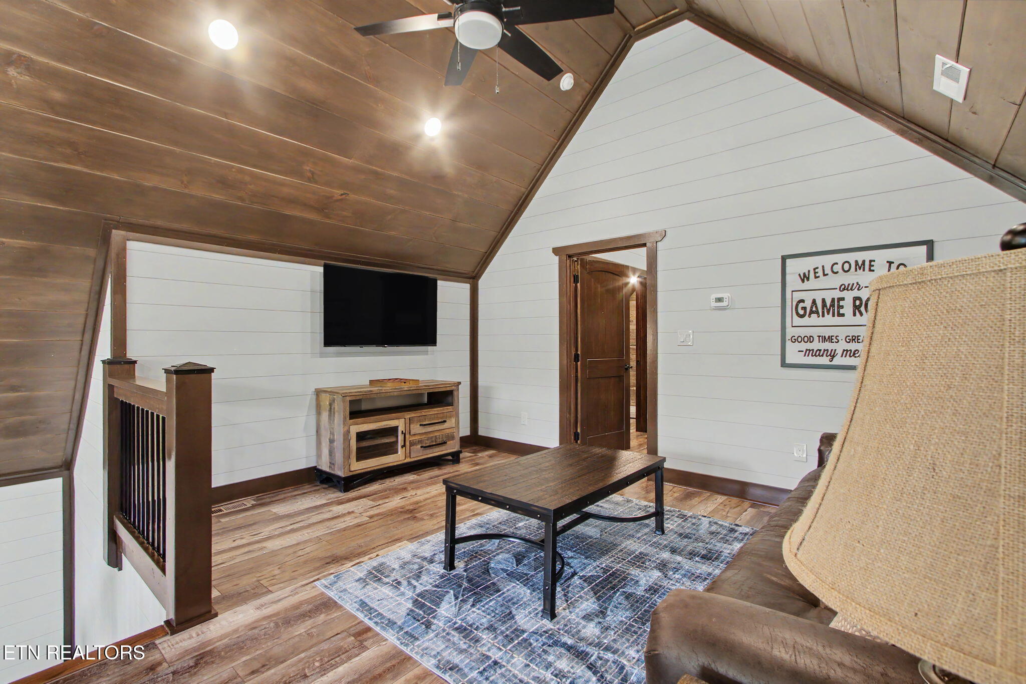 1756 Stinnett Road Sevierville TN 37876