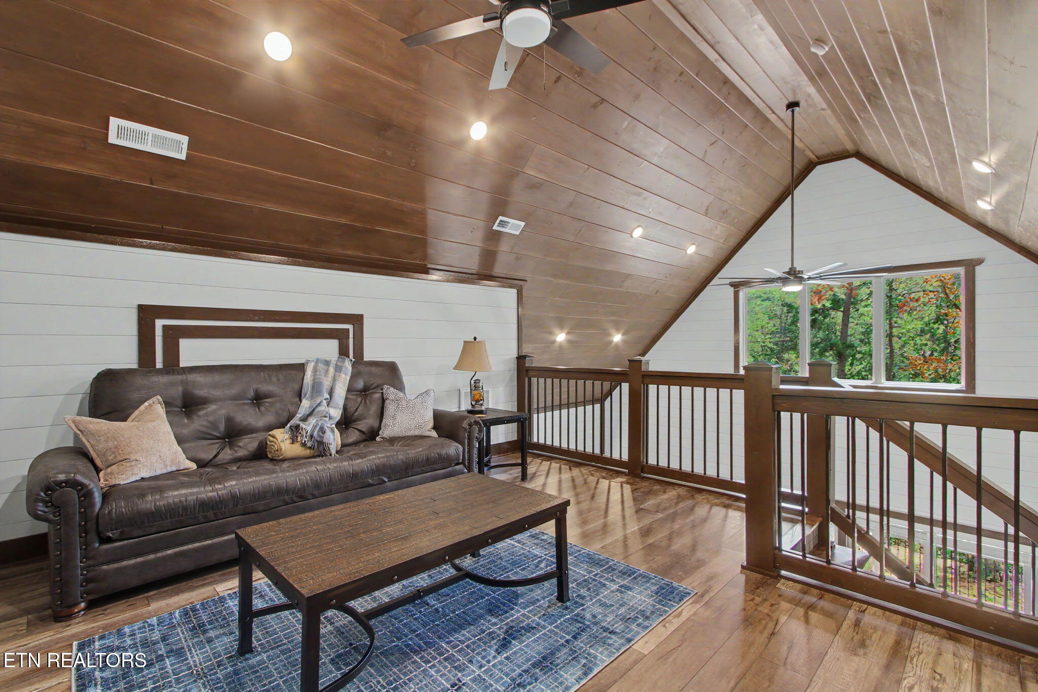 1756 Stinnett Road Sevierville TN 37876