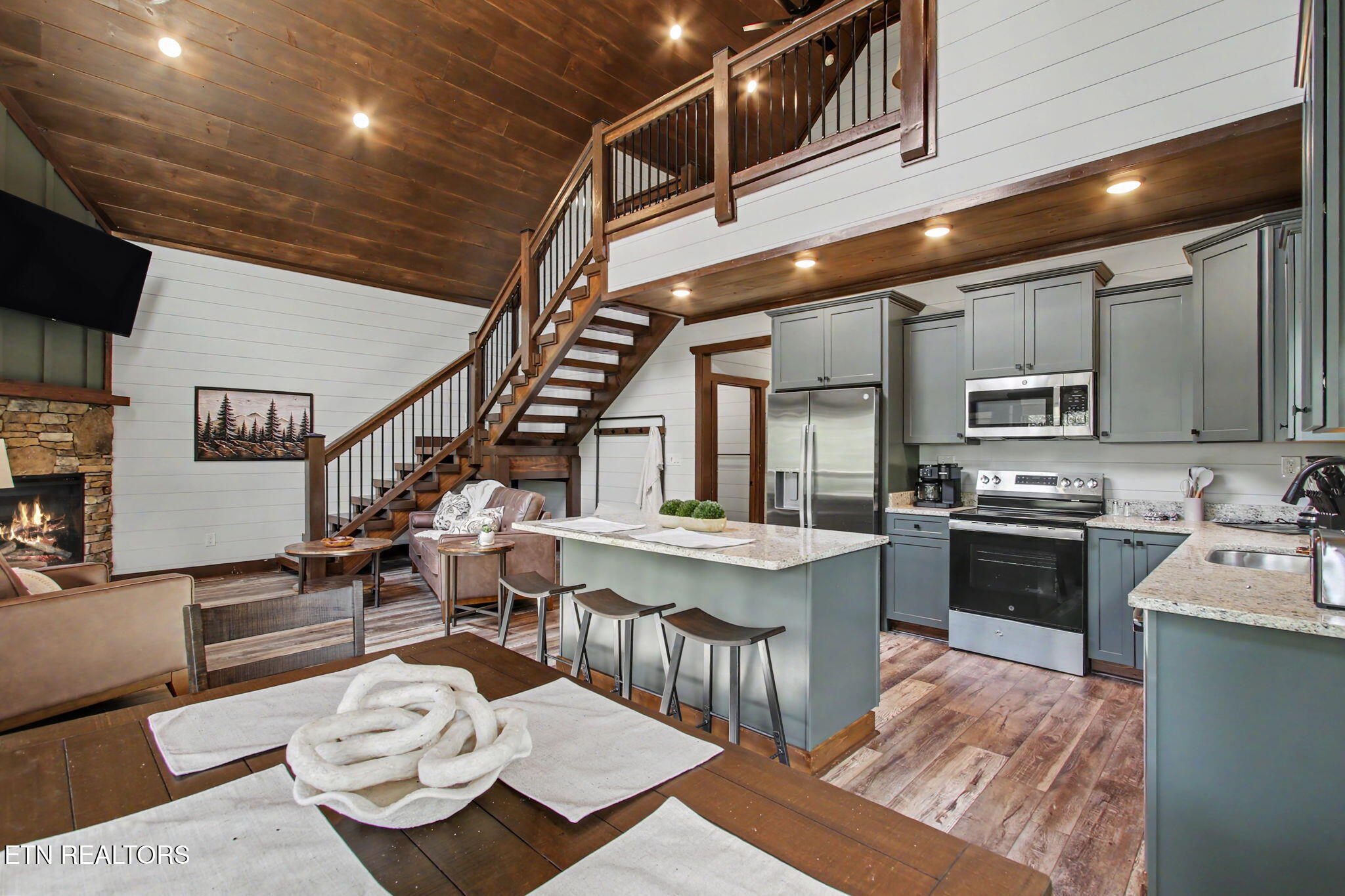 1756 Stinnett Road Sevierville TN 37876