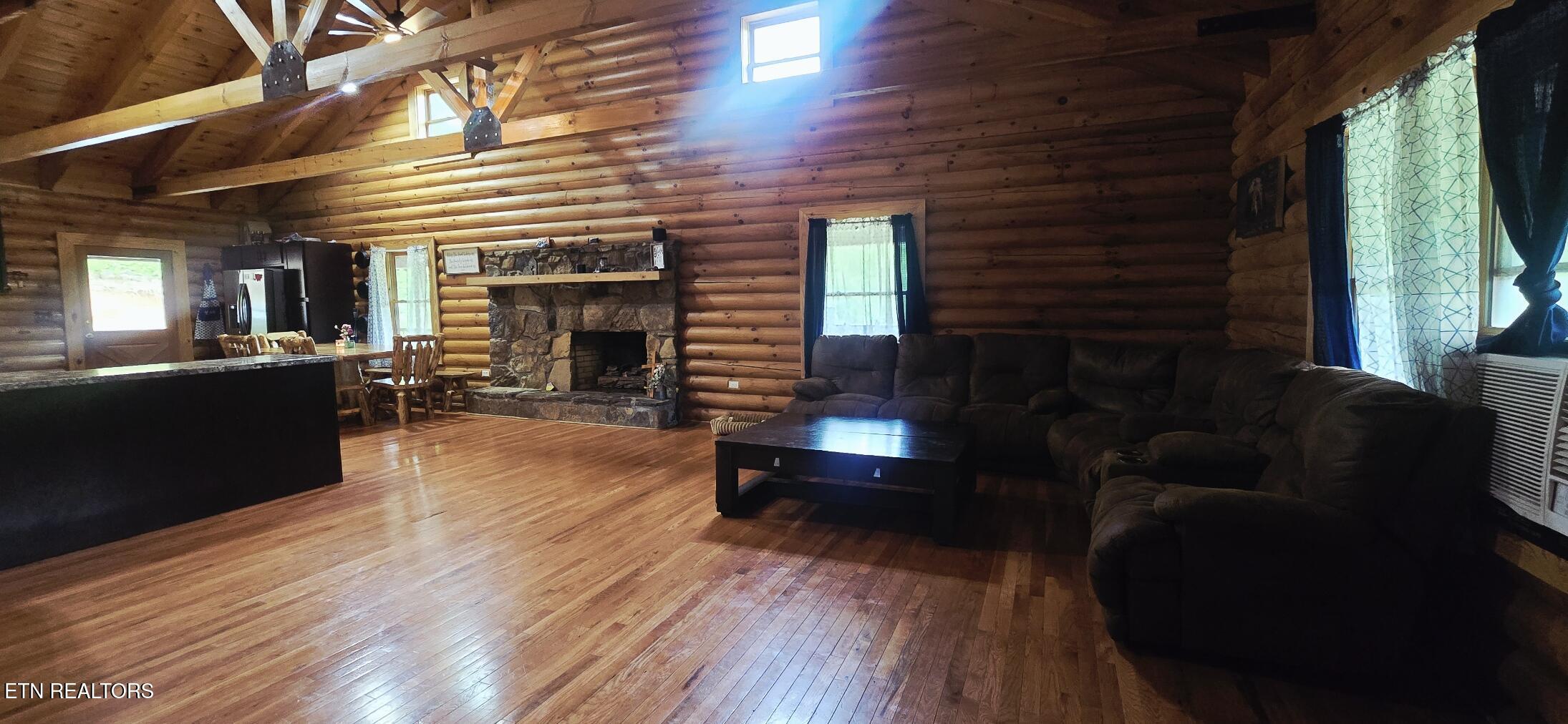 1095 Stanley Creek Road Oneida TN 37841