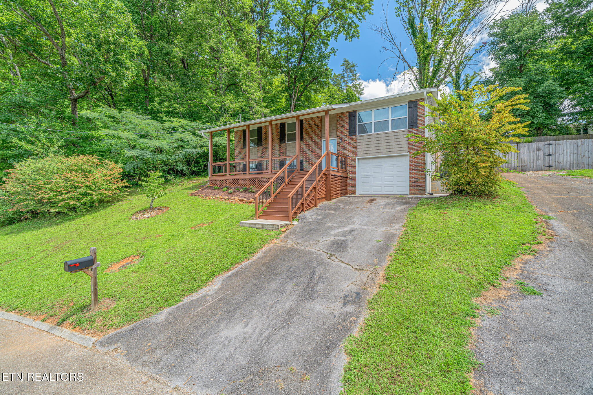 4612 Skyview Drive Knoxville TN 37917