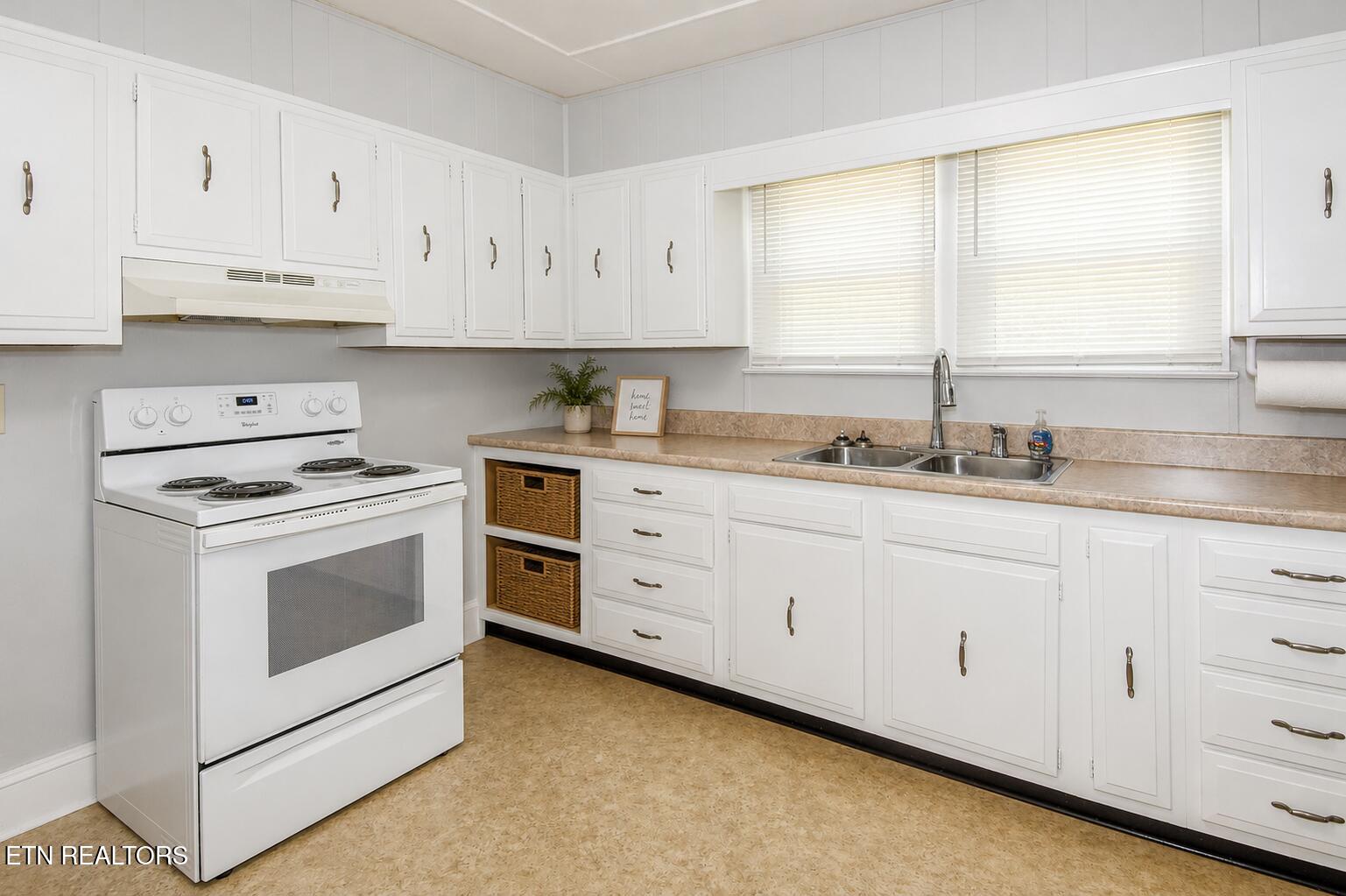 1209 Forest Avenue Maryville TN 37804