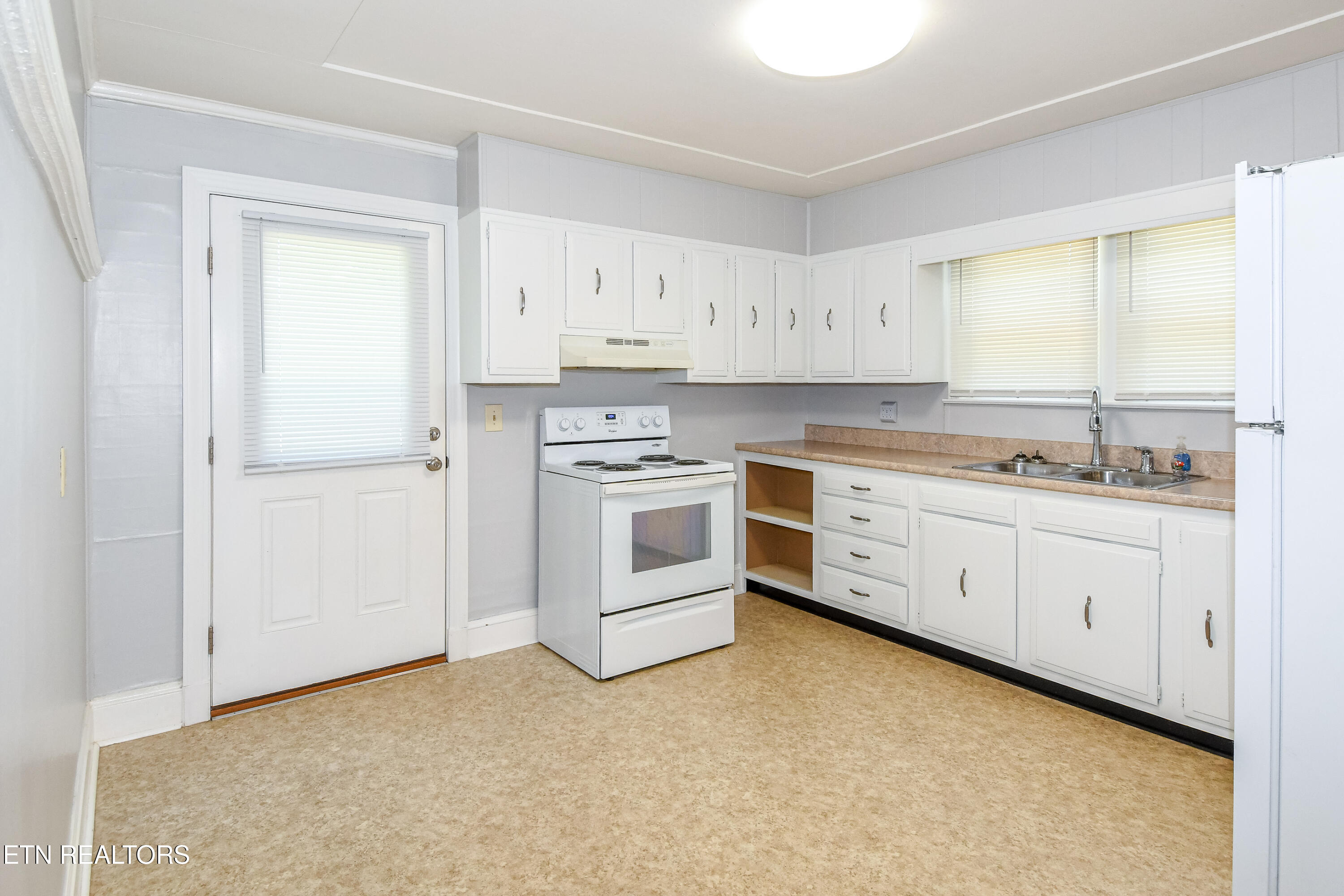 1209 Forest Avenue Maryville TN 37804
