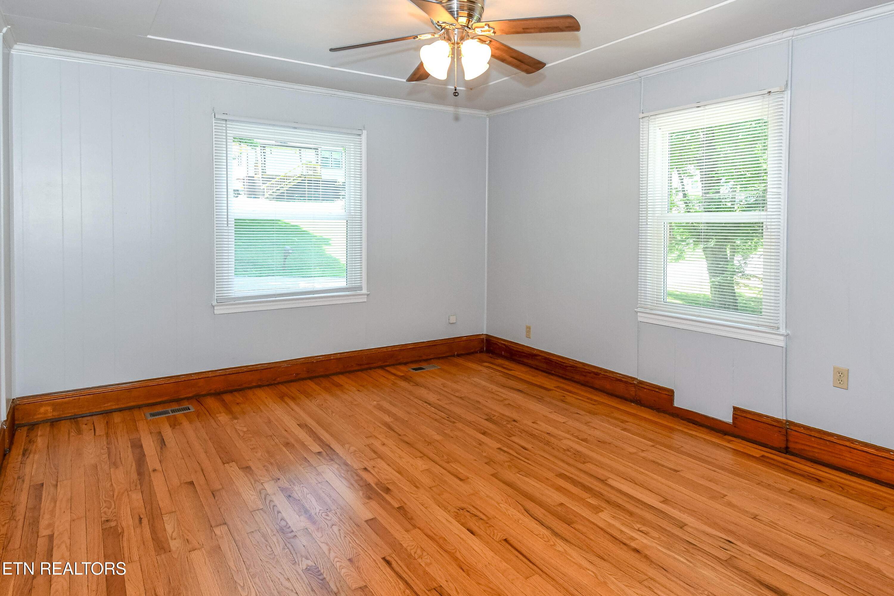 1209 Forest Avenue Maryville TN 37804