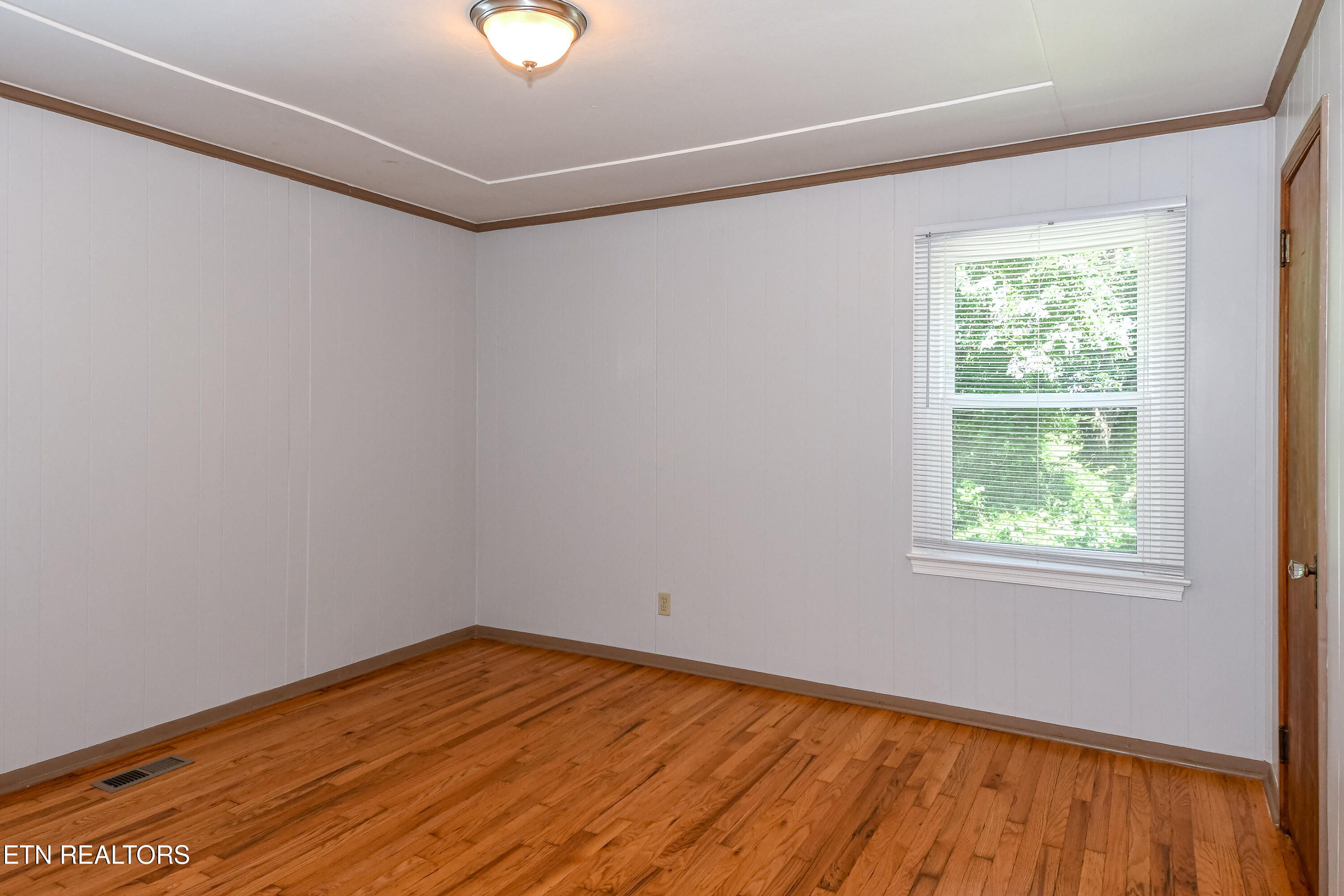 1209 Forest Avenue Maryville TN 37804