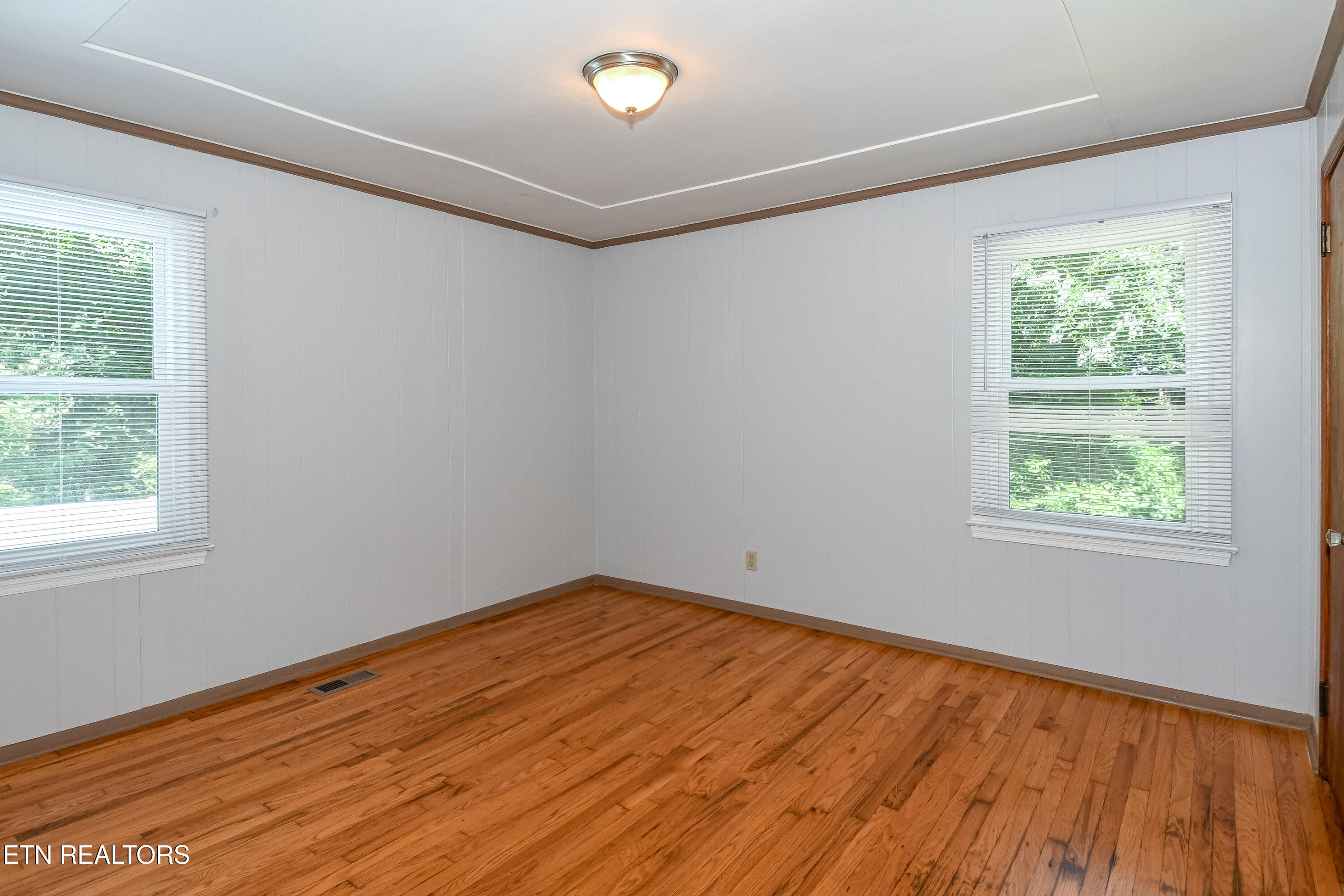 1209 Forest Avenue Maryville TN 37804