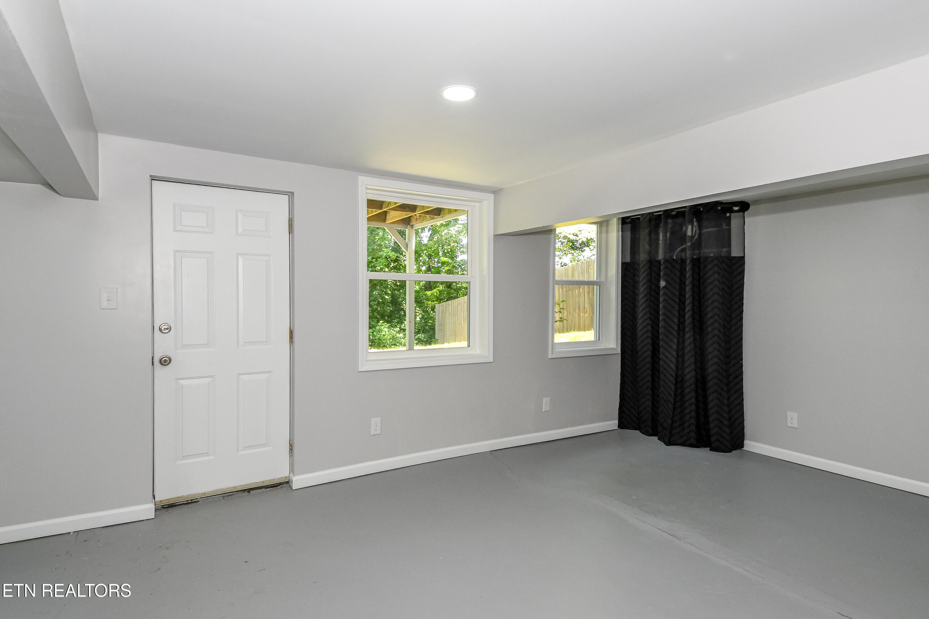 1209 Forest Avenue Maryville TN 37804