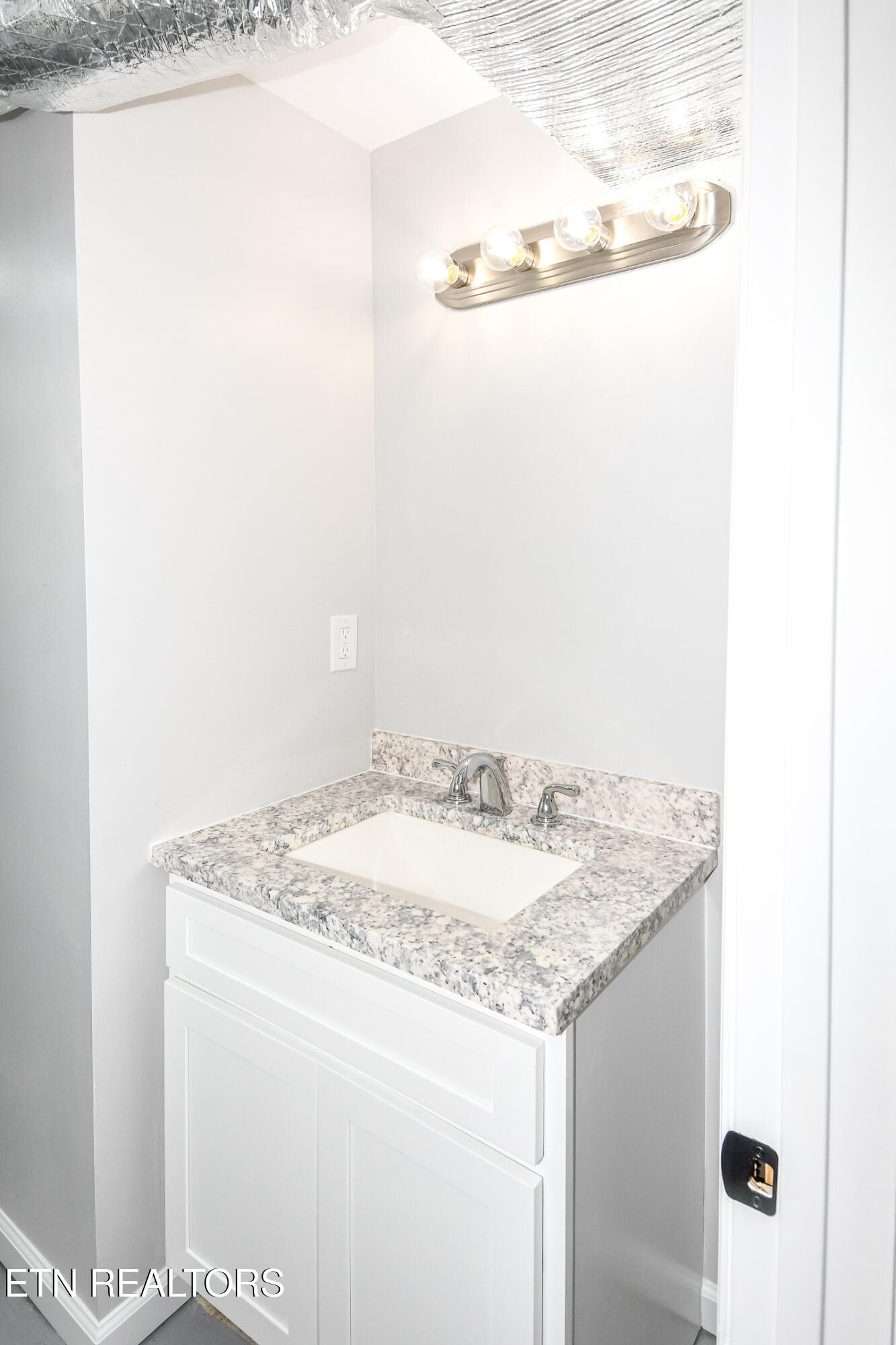 1209 Forest Avenue Maryville TN 37804