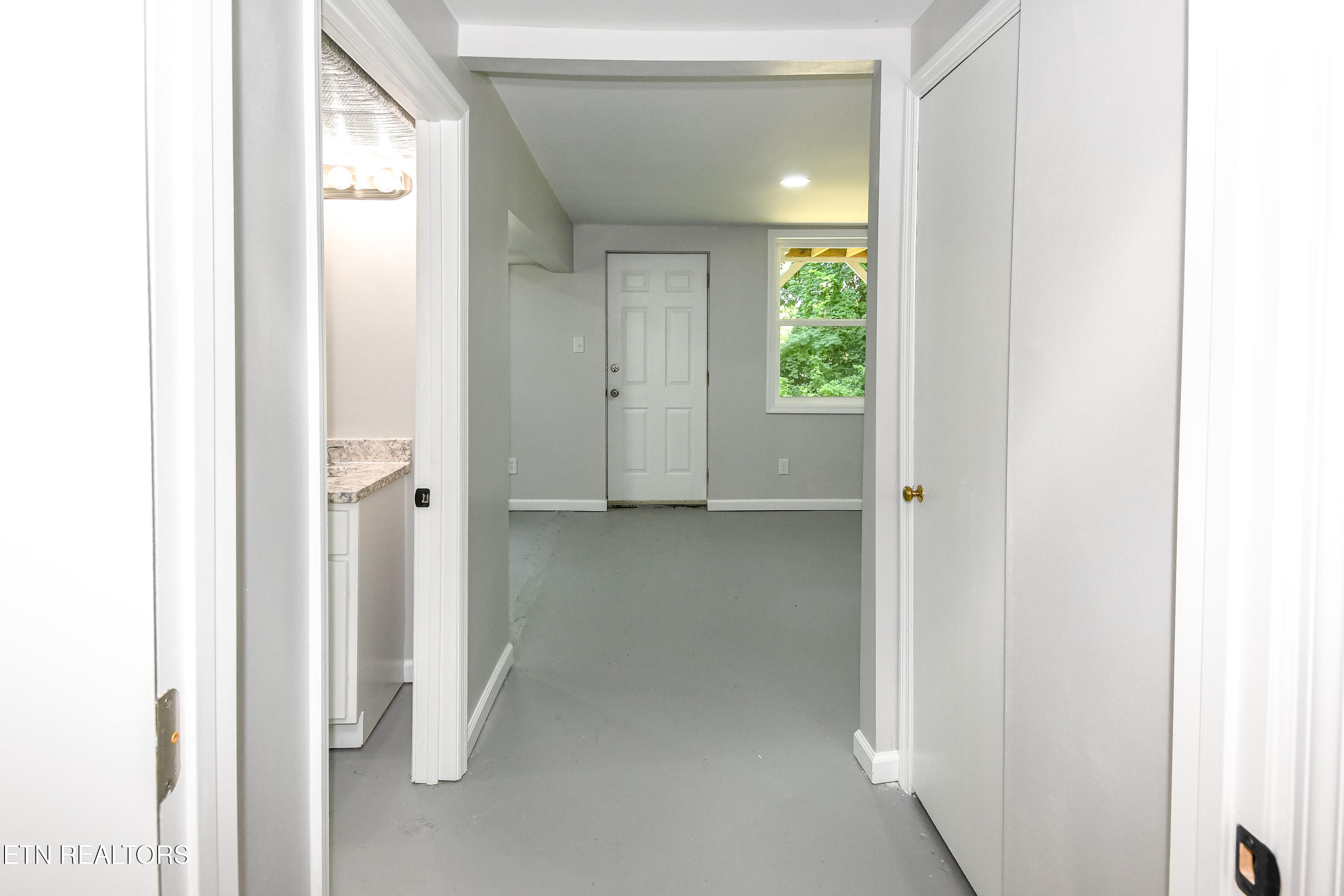 1209 Forest Avenue Maryville TN 37804