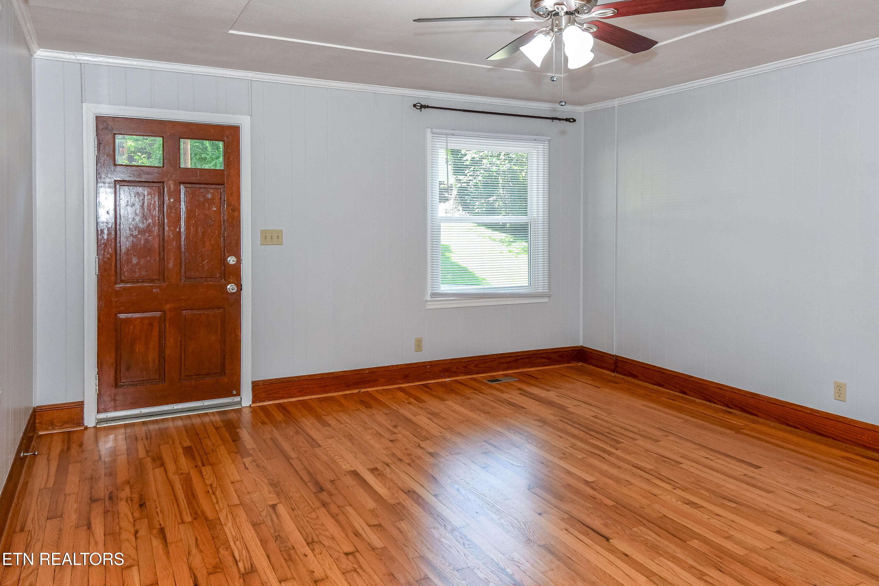 1209 Forest Avenue Maryville TN 37804