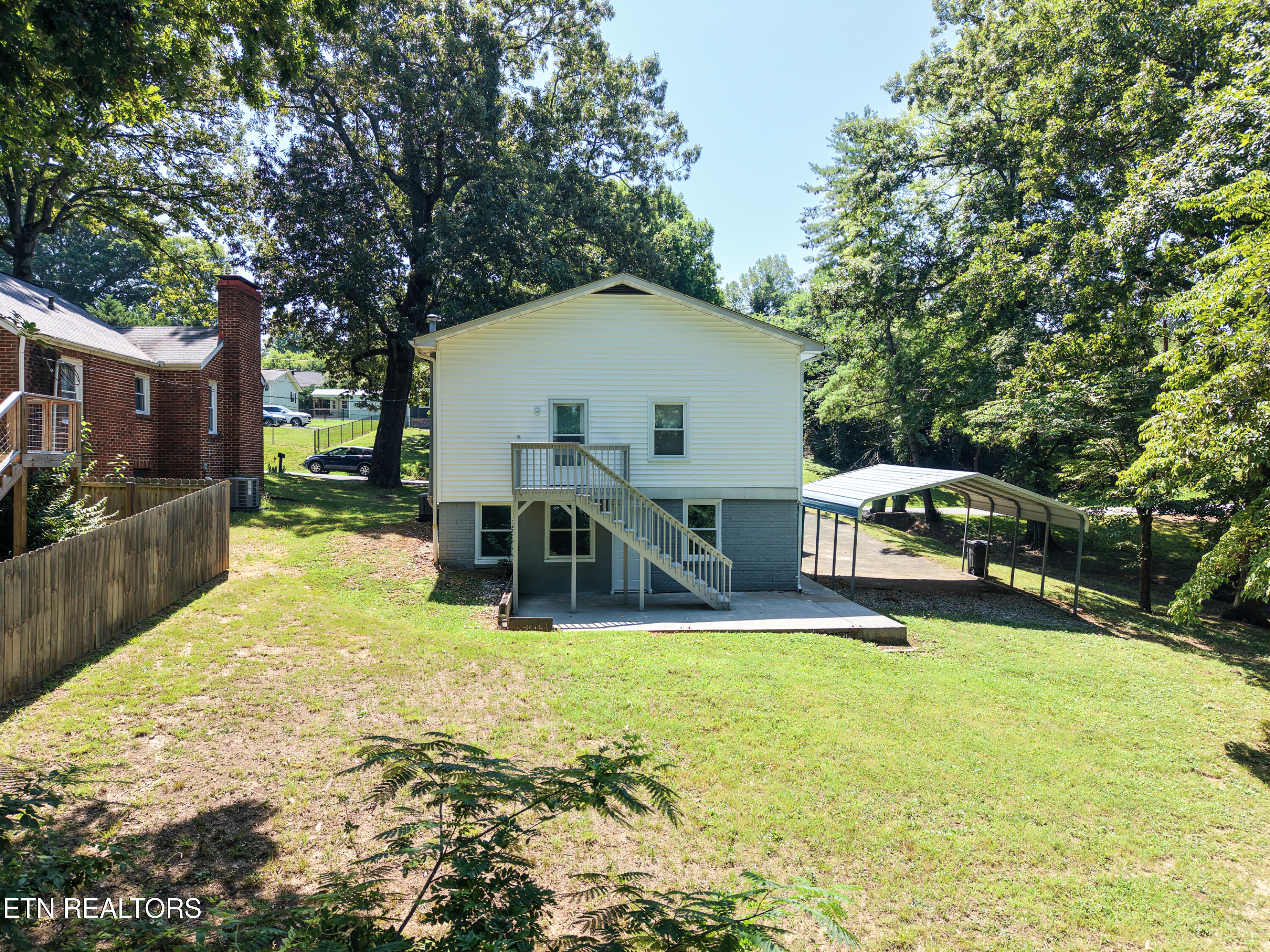 1209 Forest Avenue Maryville TN 37804
