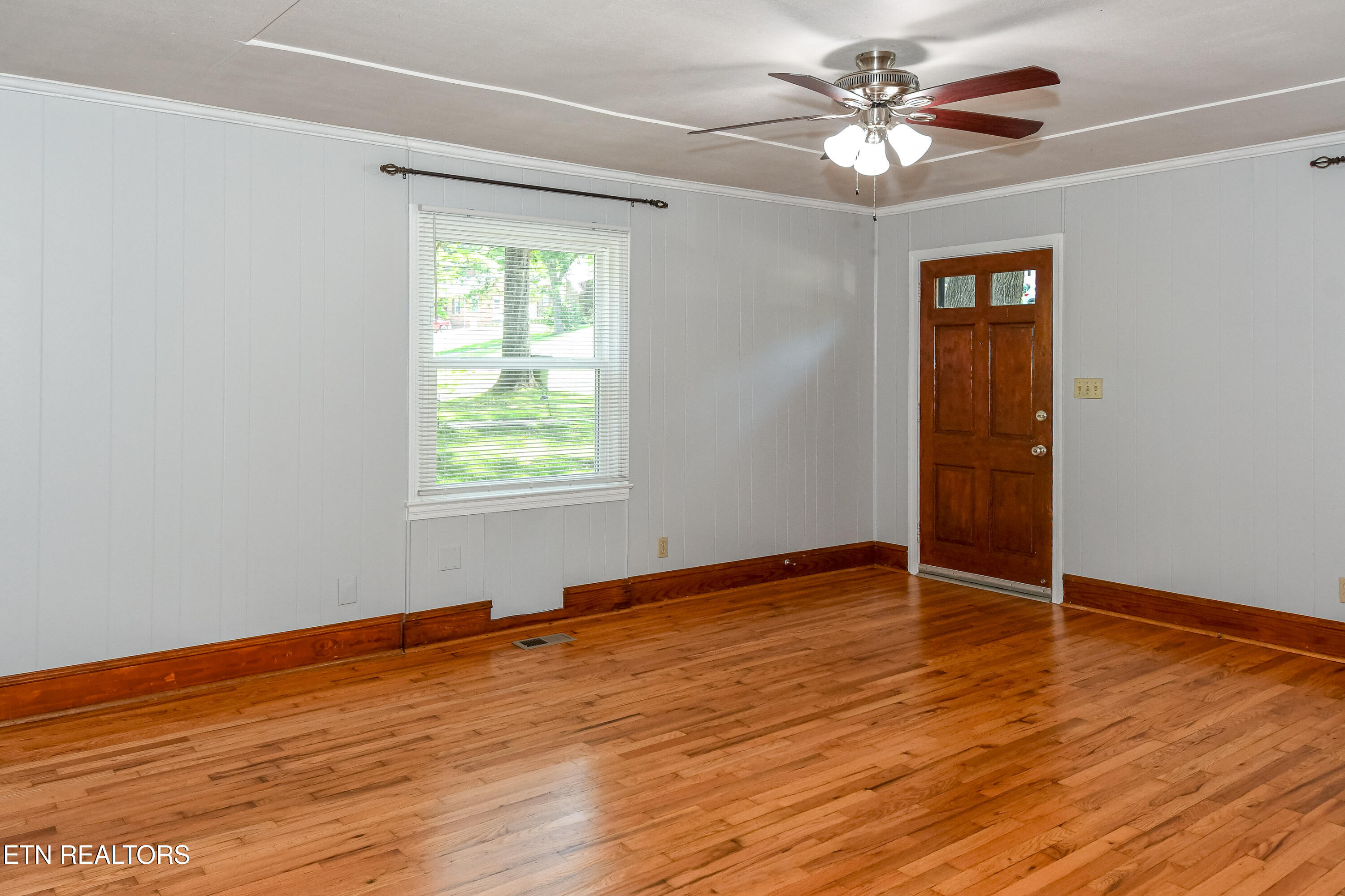1209 Forest Avenue Maryville TN 37804