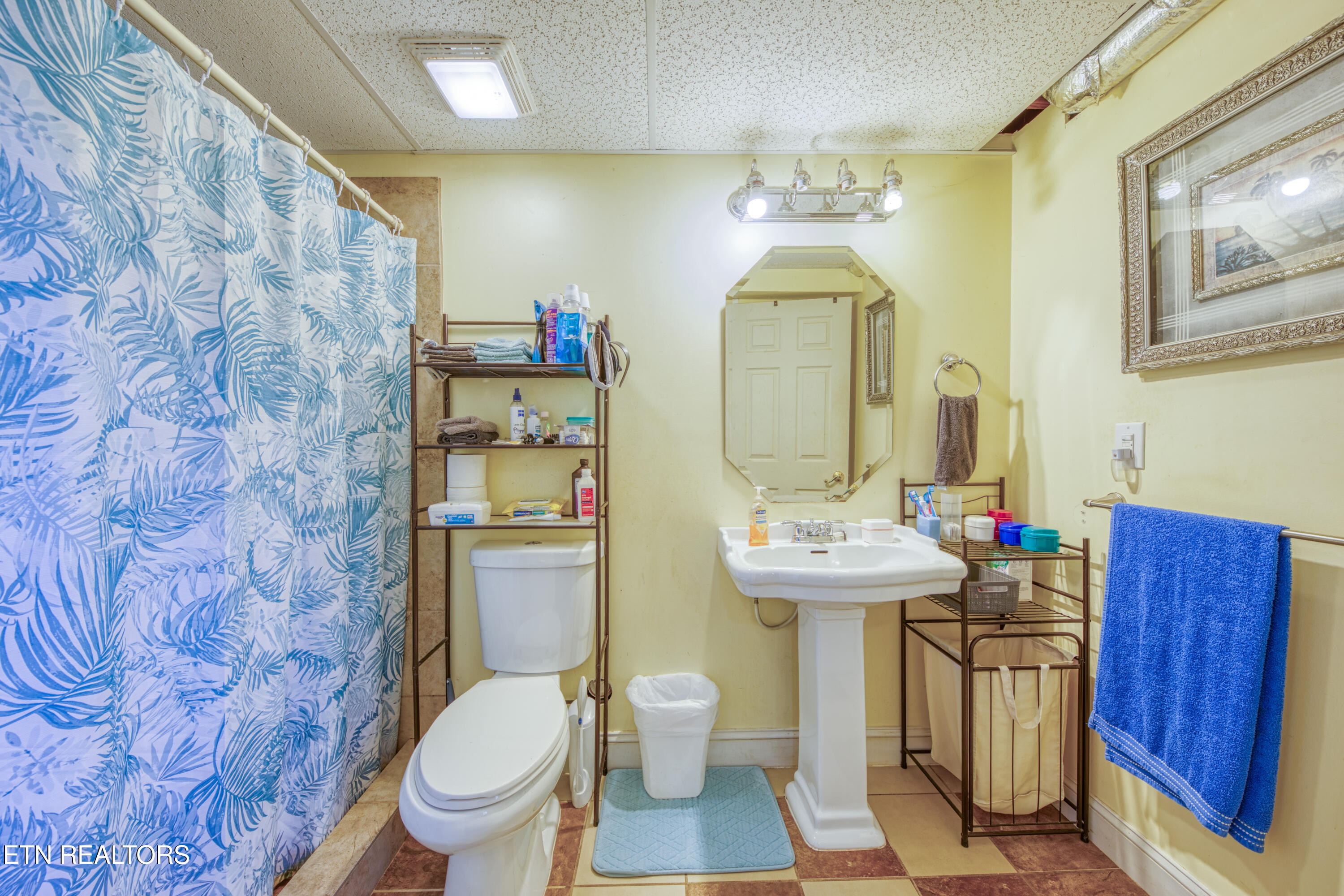 2215 Island Boulevard Sevierville TN 37876