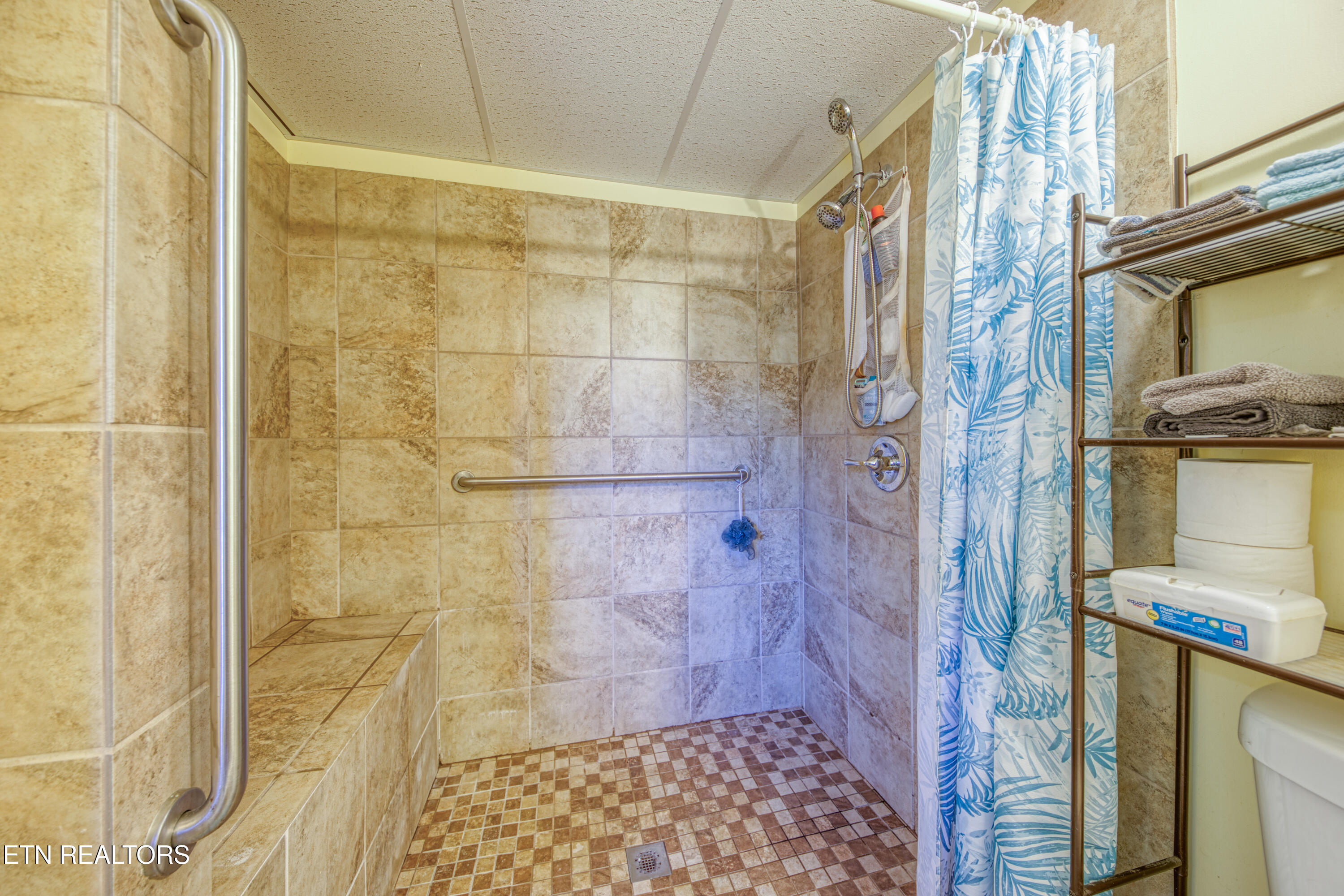2215 Island Boulevard Sevierville TN 37876