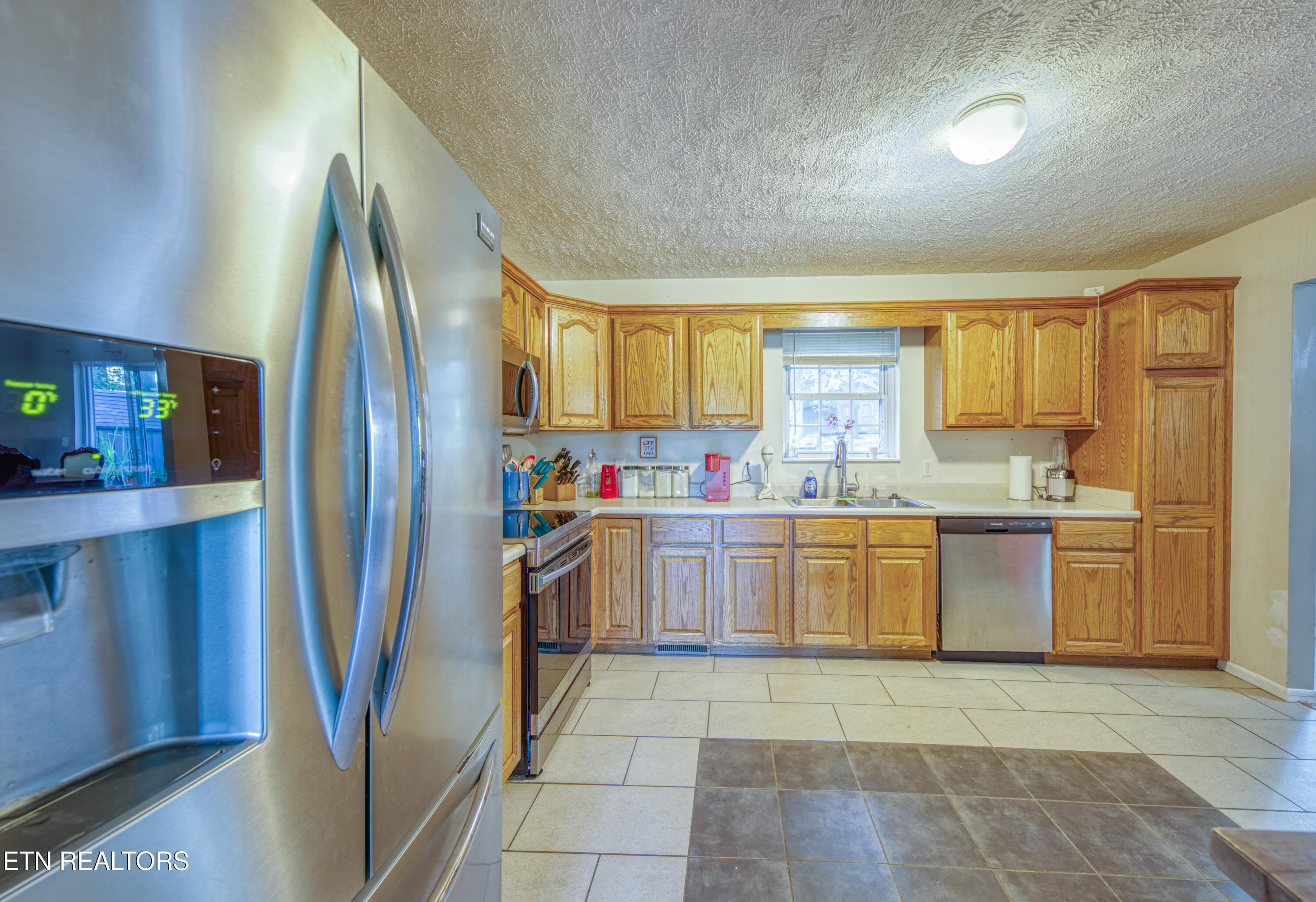 2215 Island Boulevard Sevierville TN 37876