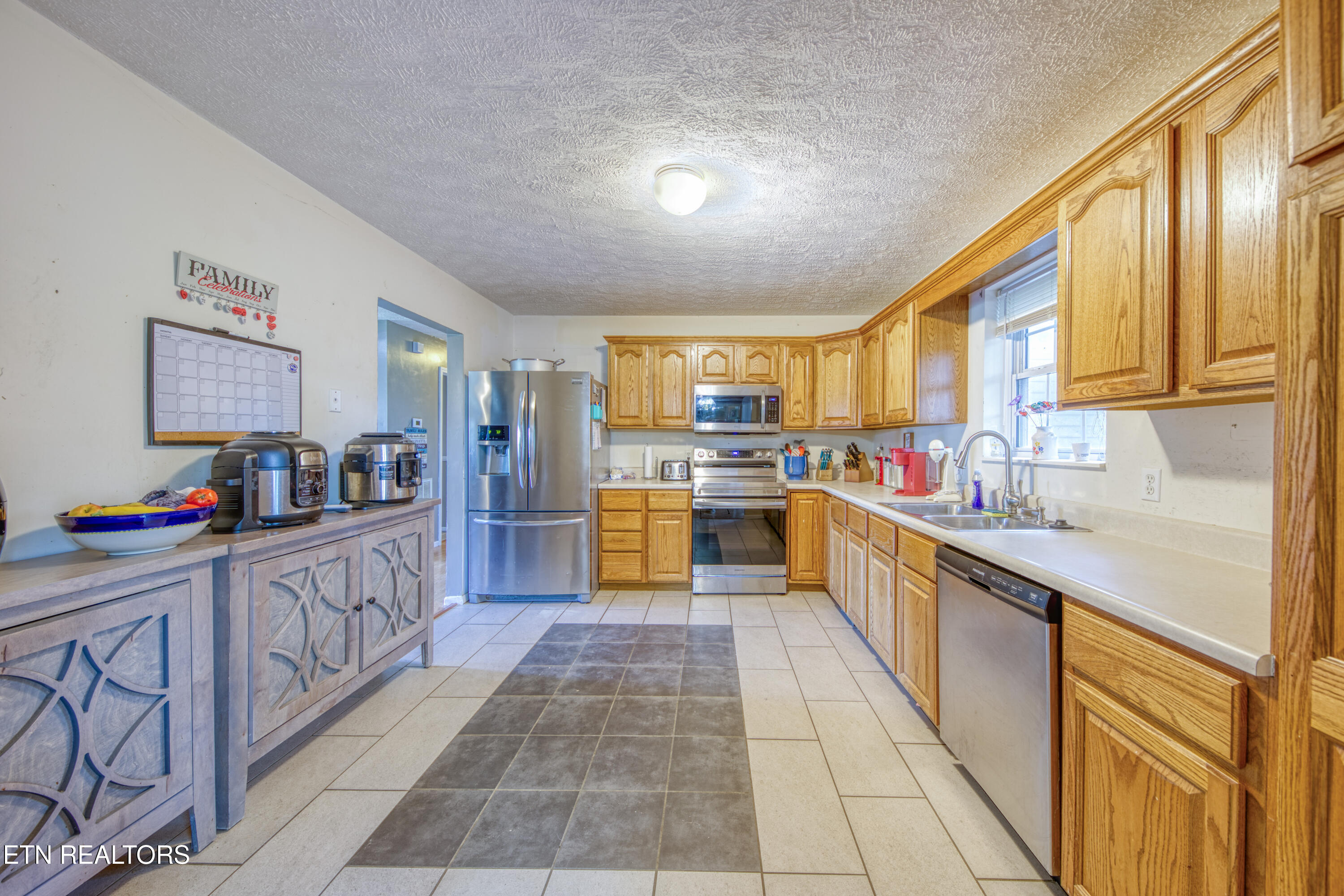 2215 Island Boulevard Sevierville TN 37876