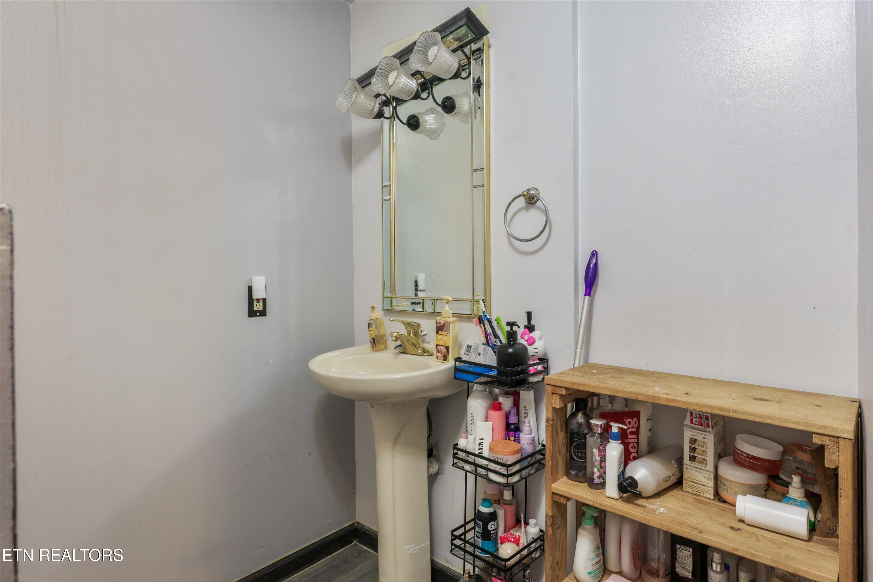 114 Nebraska Avenue Oak Ridge TN 37830