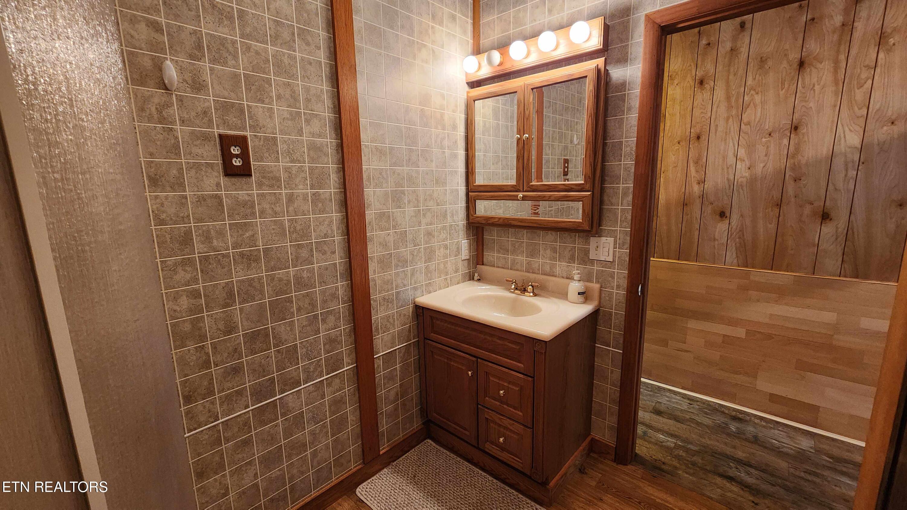 348 Bill Hunter Road Celina TN 38551