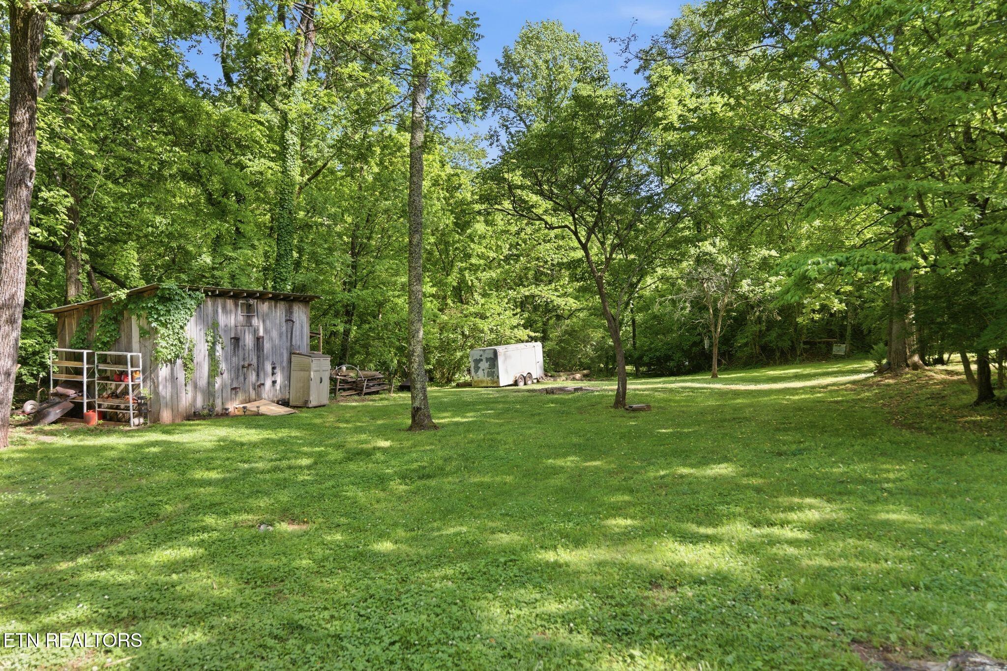 3905 Light Pink Road Louisville TN 37777