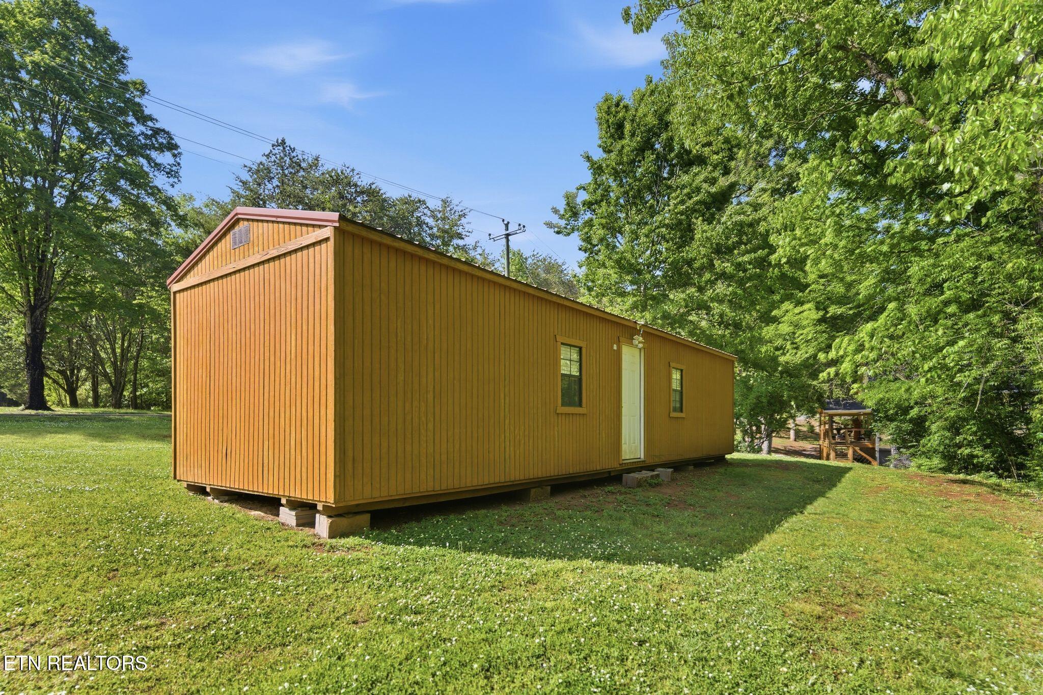 3905 Light Pink Road Louisville TN 37777