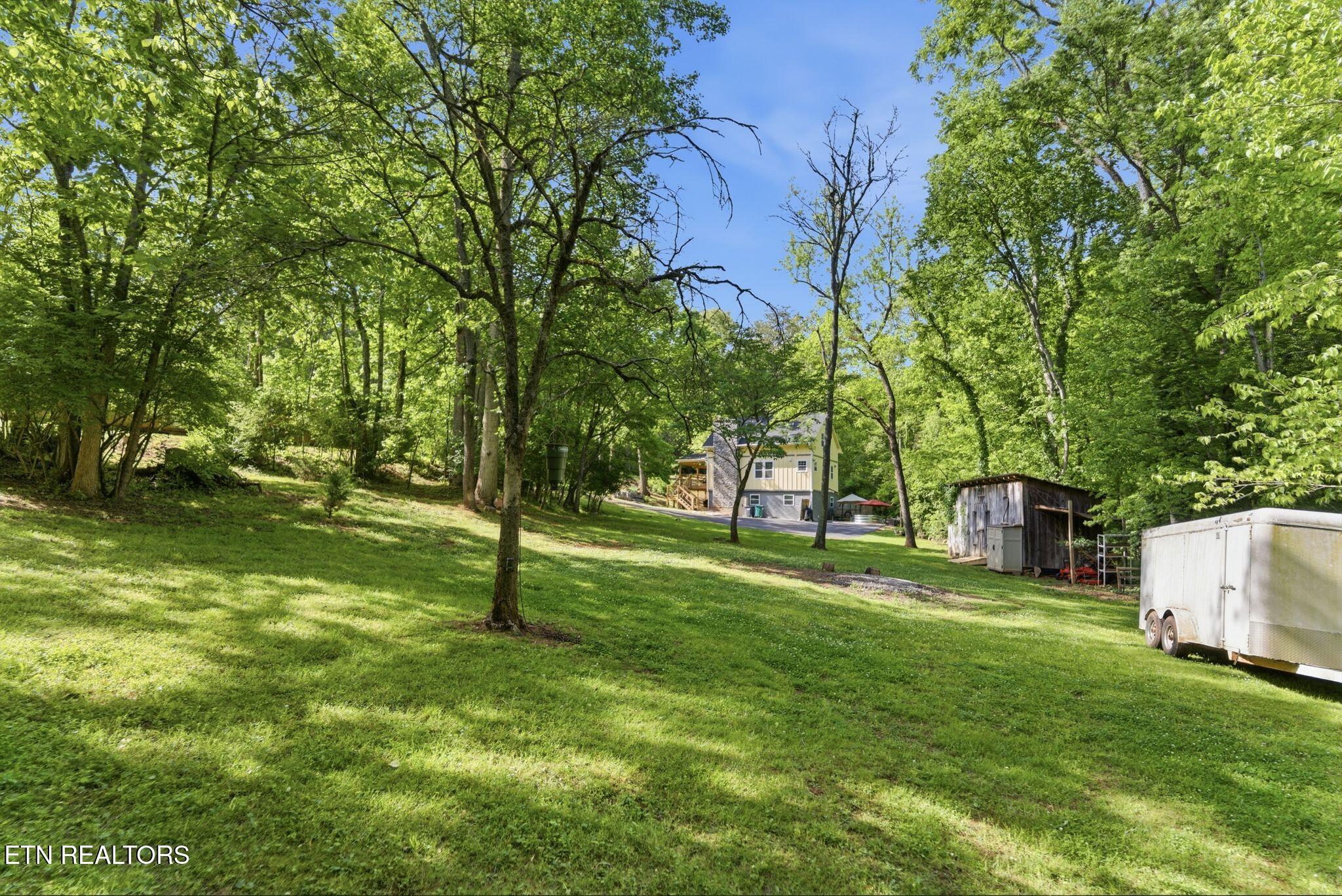 3905 Light Pink Road Louisville TN 37777