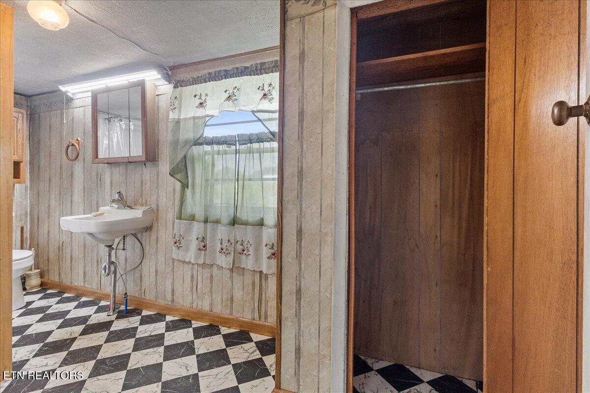 158 Stiles Road Madisonville TN 37354