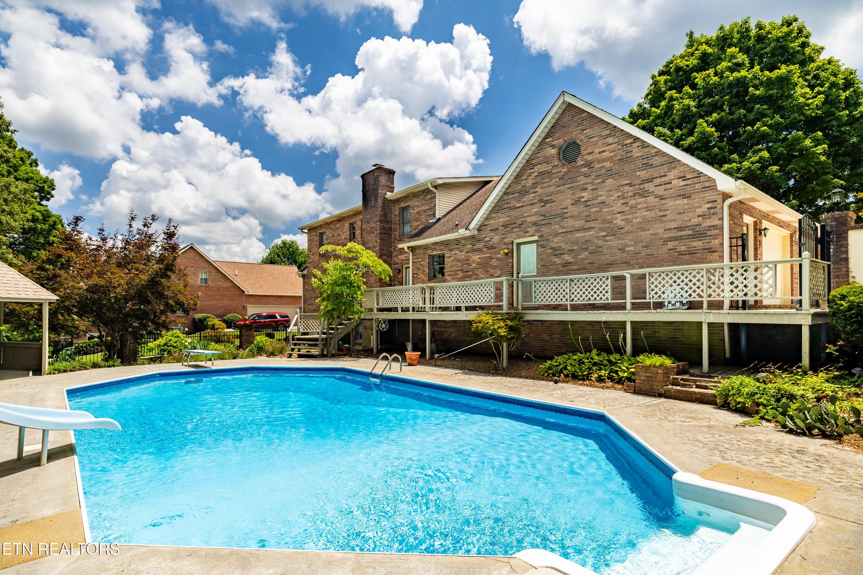 135 N Panoscenic Drive Maryville TN 37803