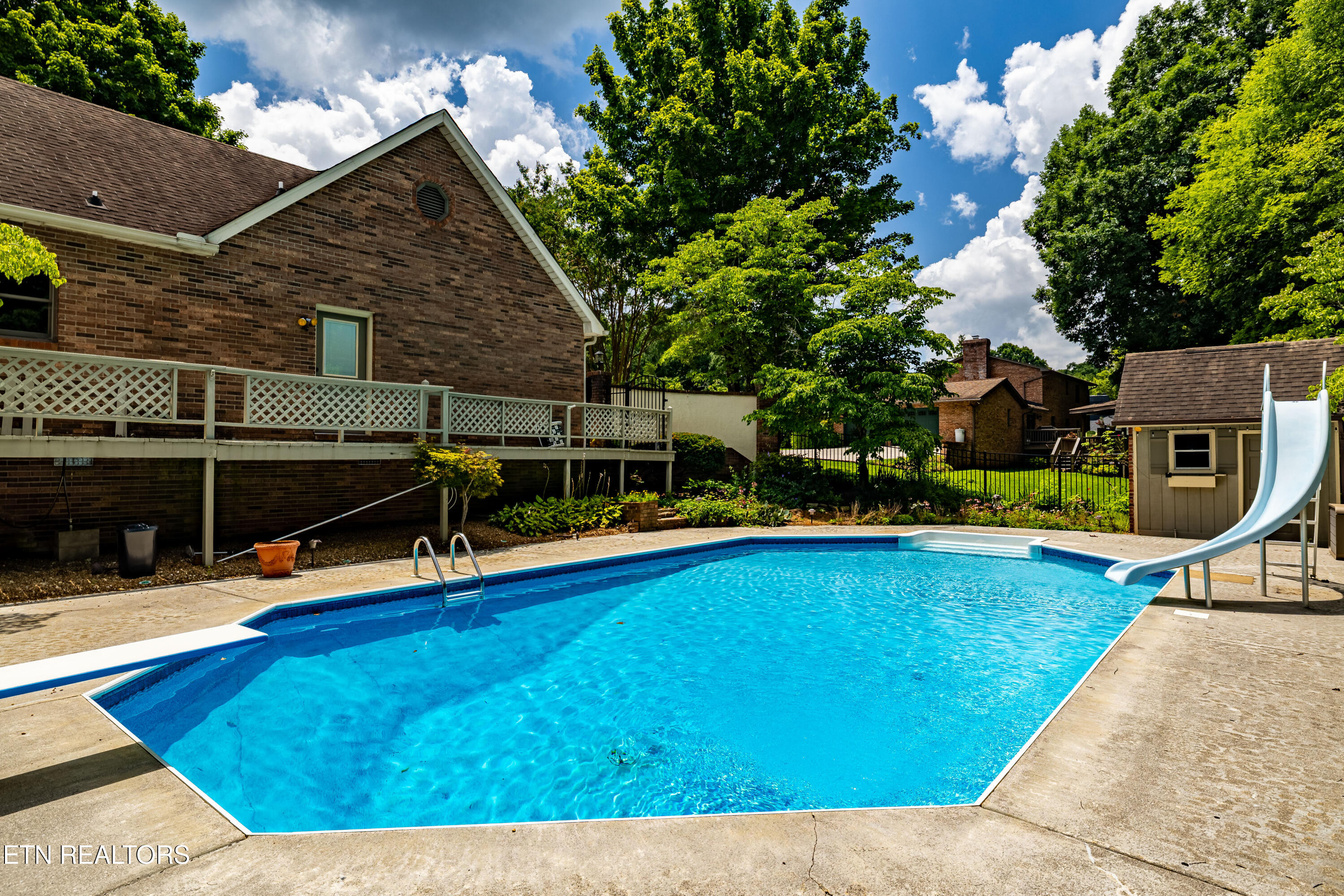 135 N Panoscenic Drive Maryville TN 37803