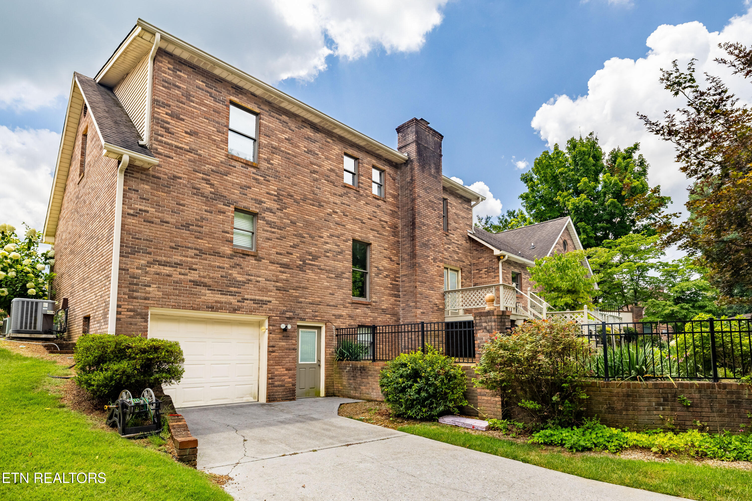 135 N Panoscenic Drive Maryville TN 37803