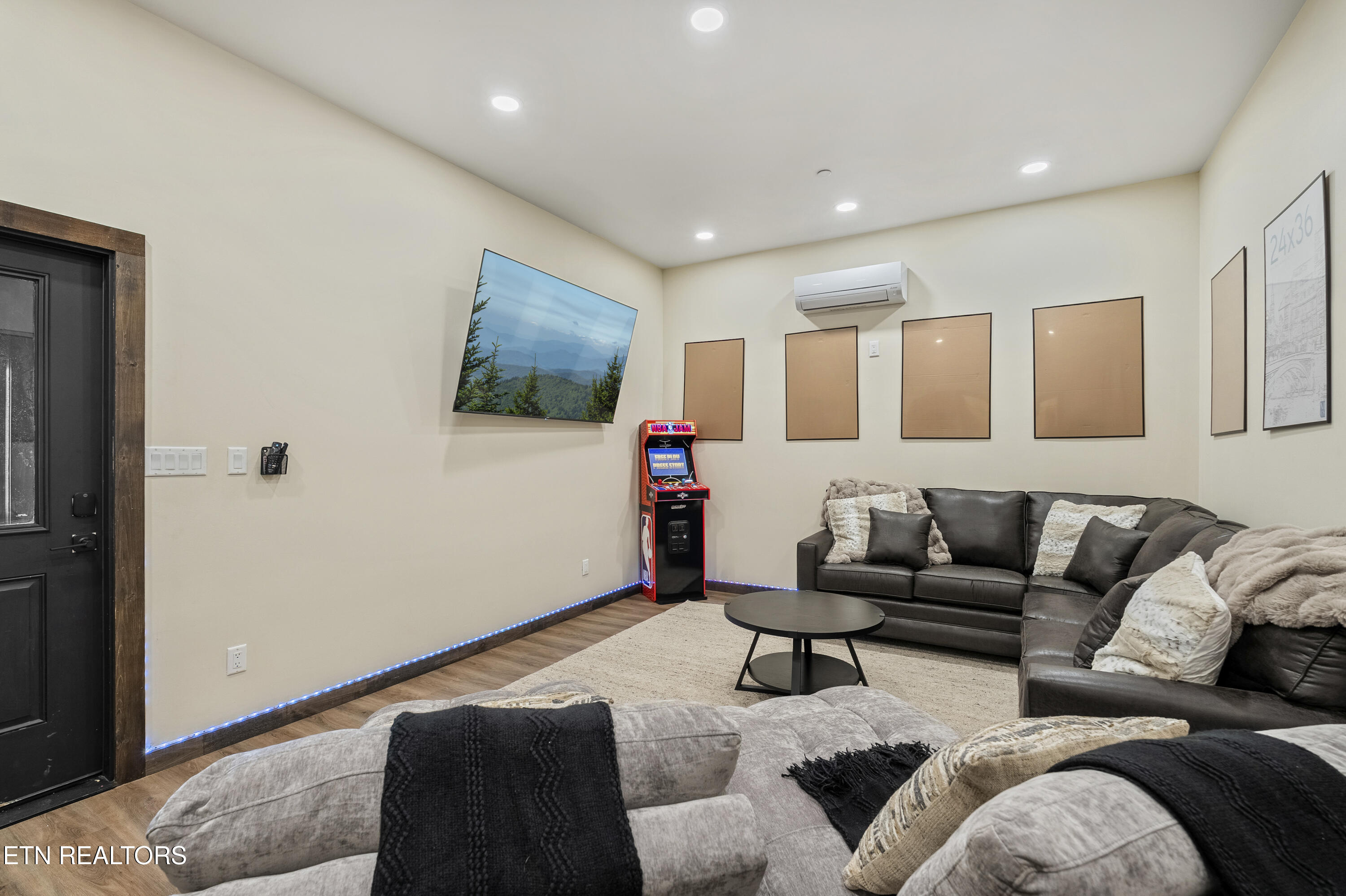 432 Hatchet Way Pigeon Forge TN 37863
