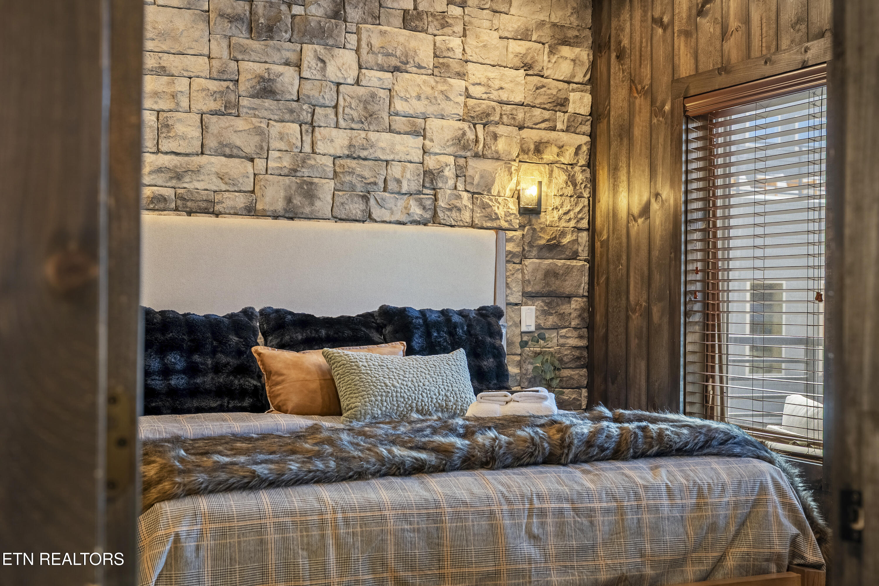 432 Hatchet Way Pigeon Forge TN 37863