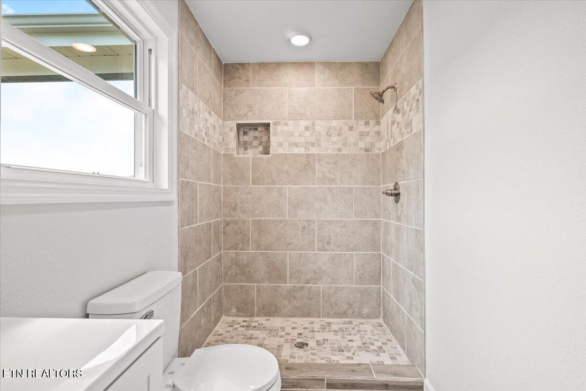 258 Sam Maria Way Lafollette TN 37766