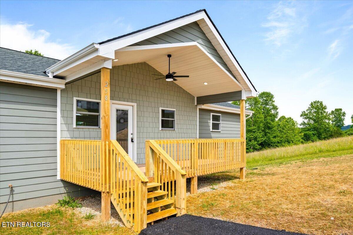 258 Sam Maria Way Lafollette TN 37766
